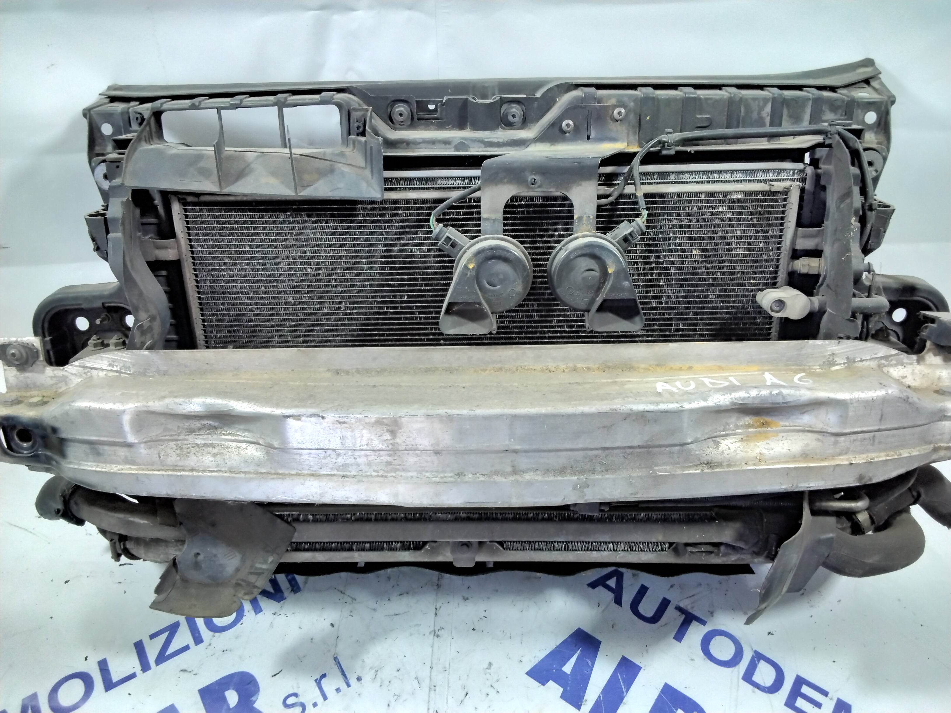 Grille (complete) Audi A6 year: 2004 (sf5.p1)