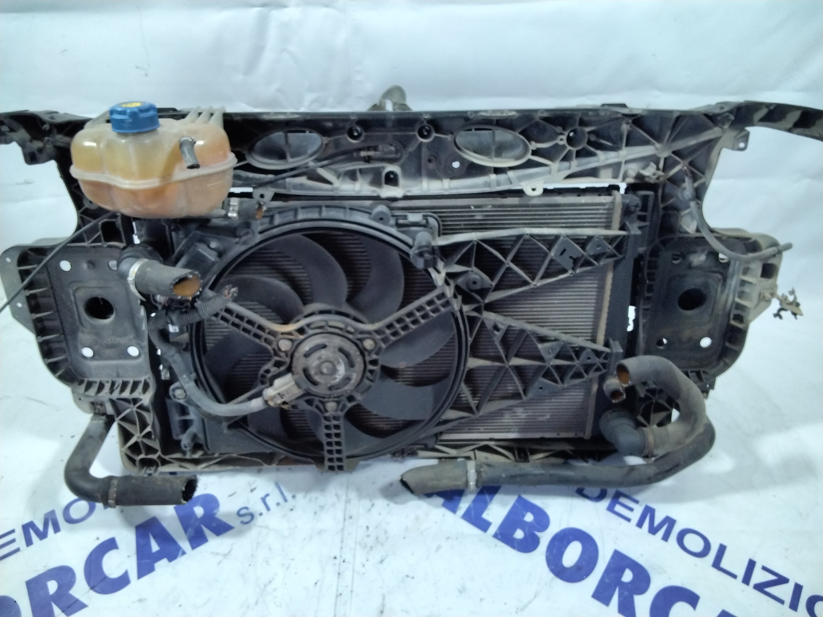 grille (complete) Fiat Grande Punto 1.3 MTJ year: 2006 (sf5.p2)