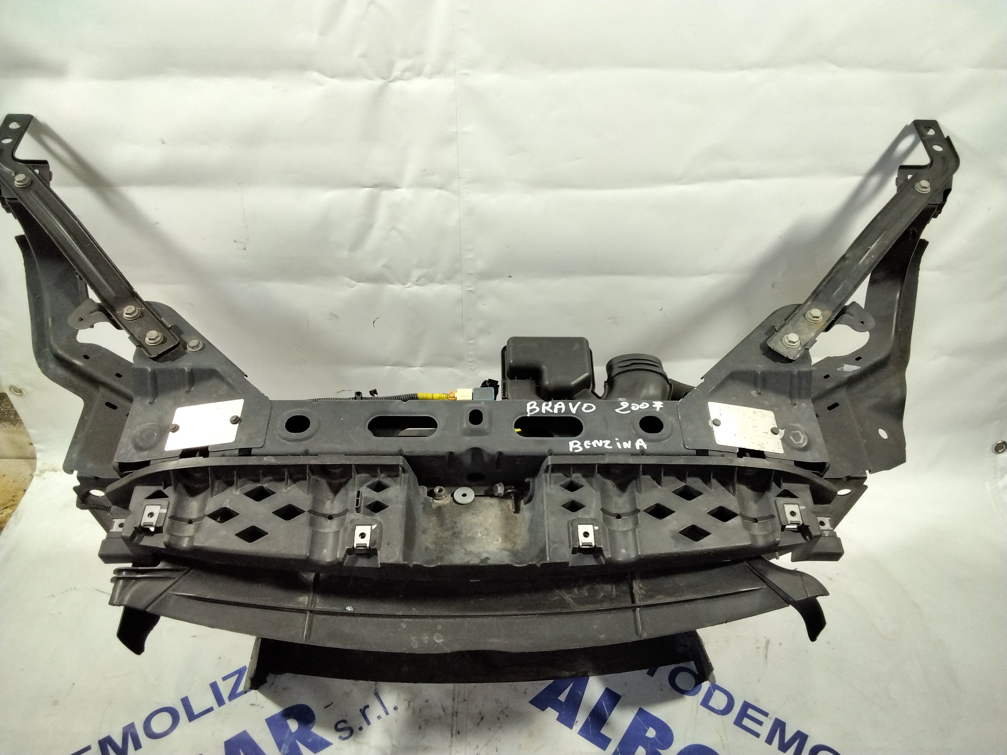 grille (complete) Fiat Bravo petrol year: 2007 (sf5.p2)