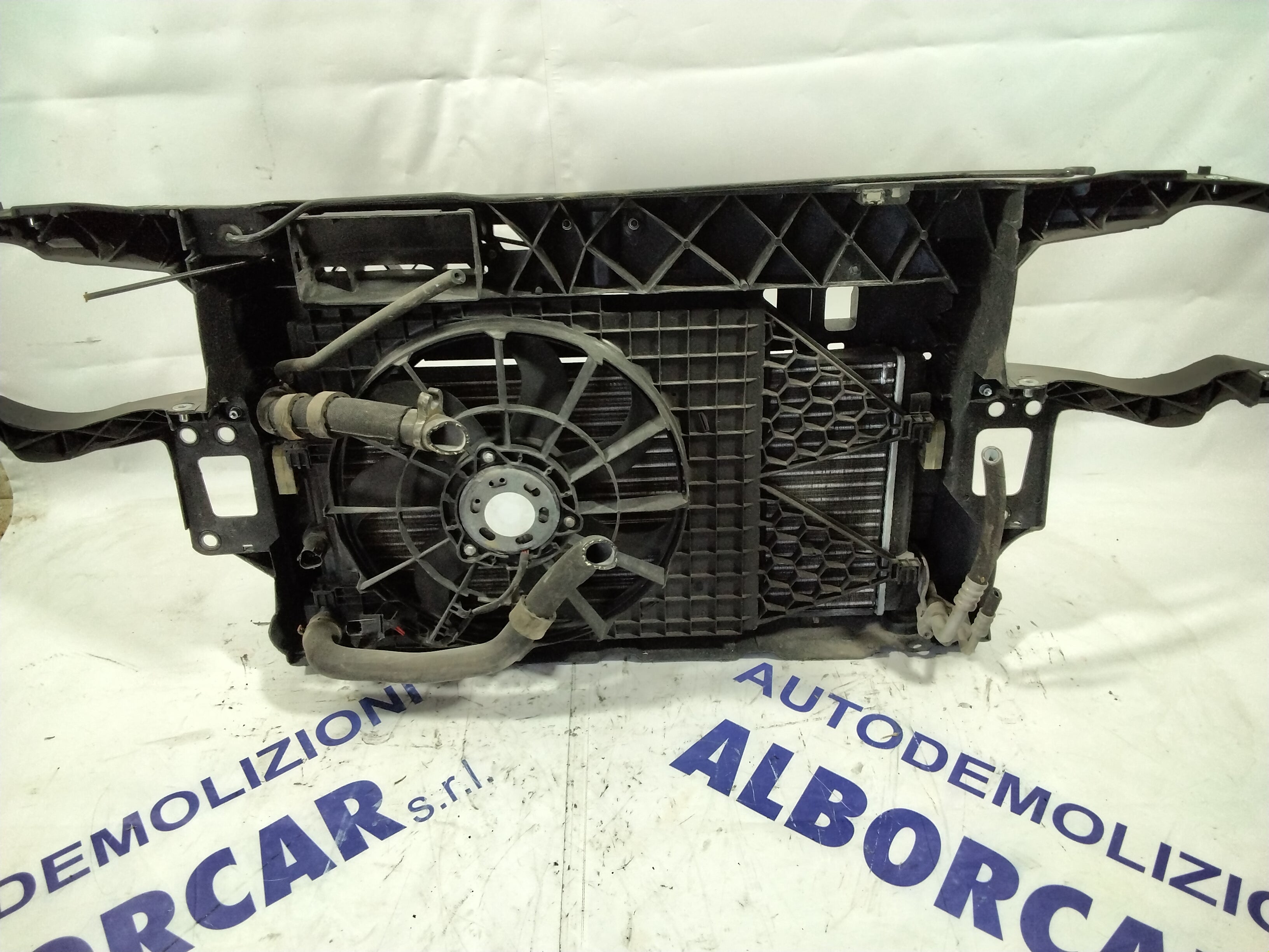 grille (complete) Seat Ibiza petrol year: 2007 (sf5.p2)