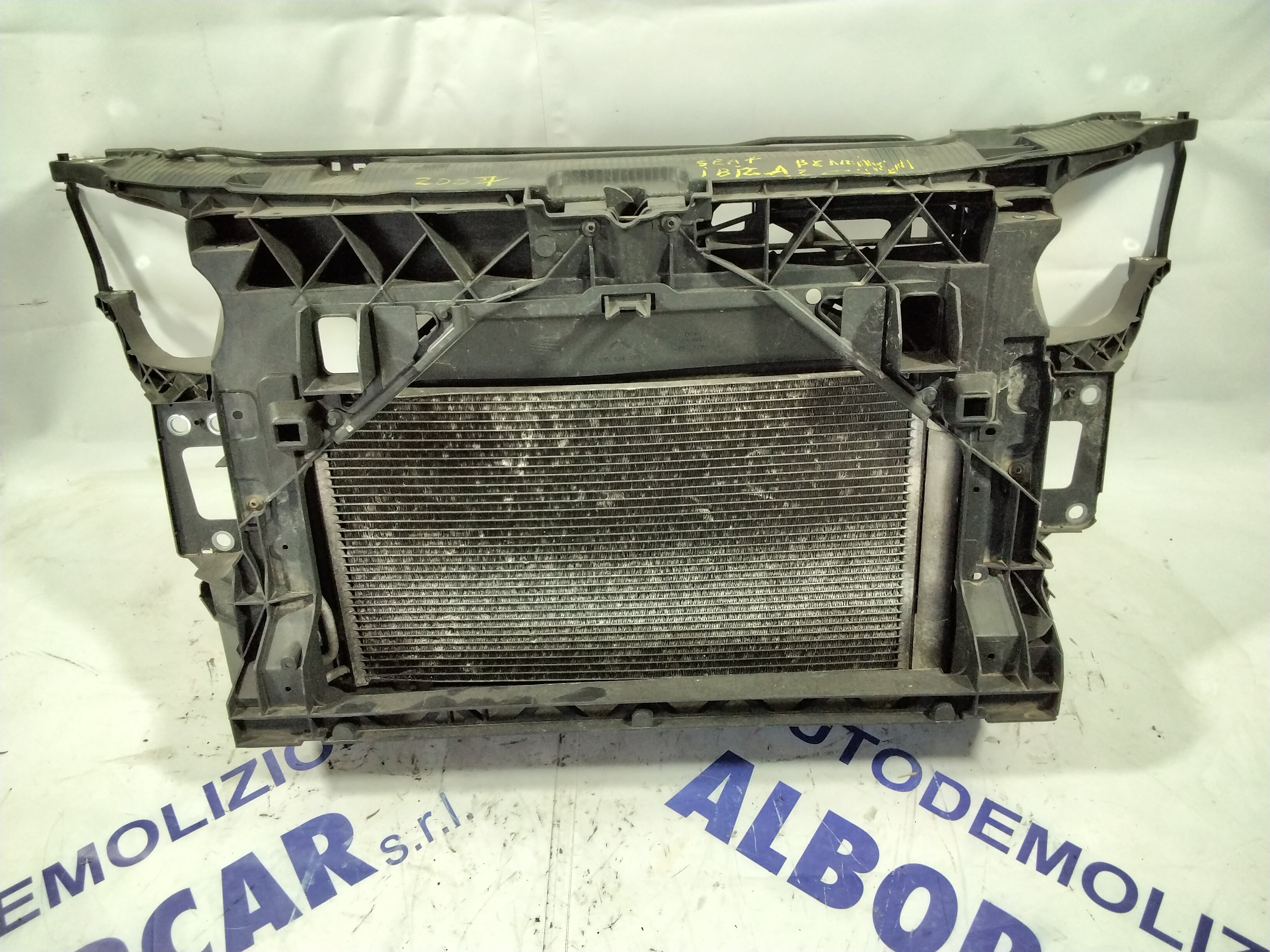 grille (complete) Seat Ibiza petrol year: 2007 (sf5.p2)