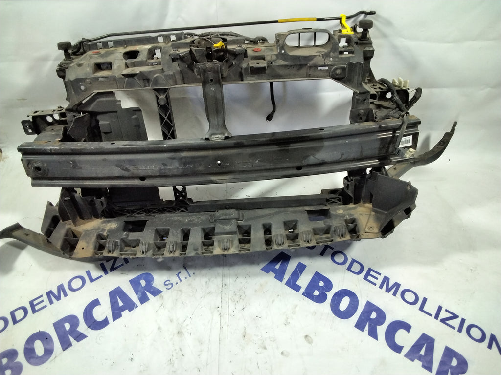 Ford Fiesta grille year: 2014 (sf5p1)