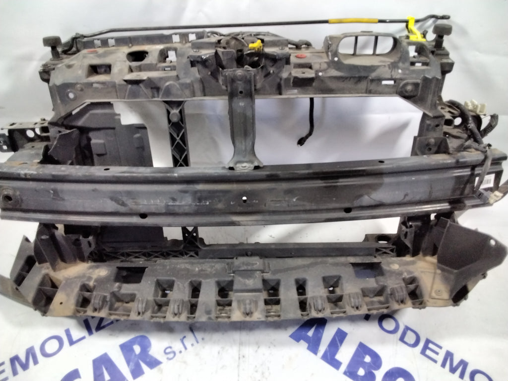 Ford Fiesta grille year: 2014 (sf5p1)