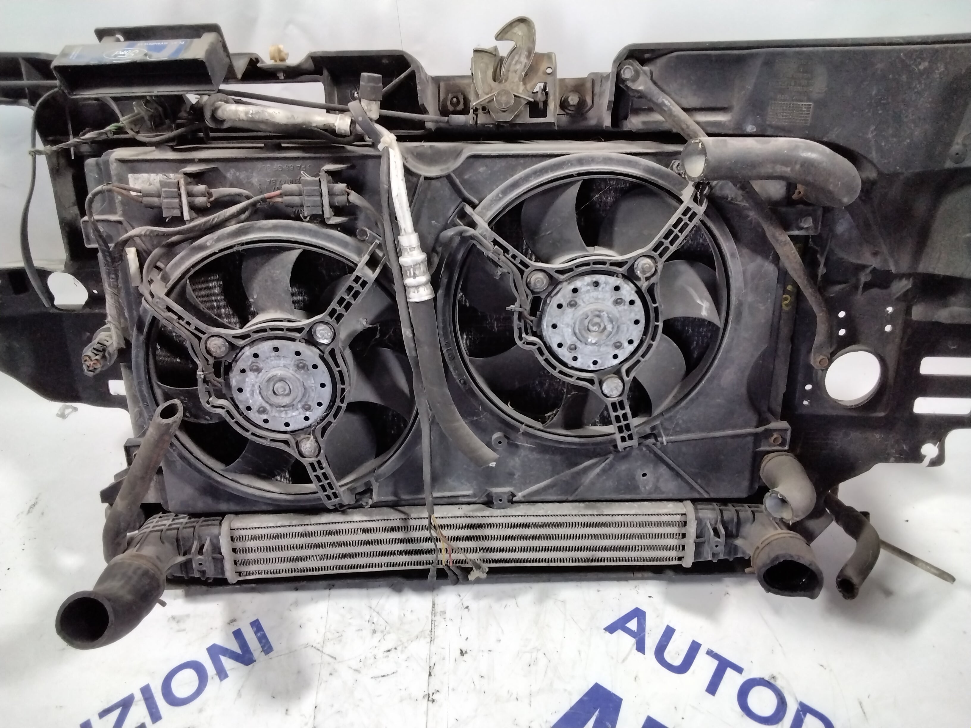 grille (complete) Ford Galaxy 2.0 year: 1999 (sf5p1)