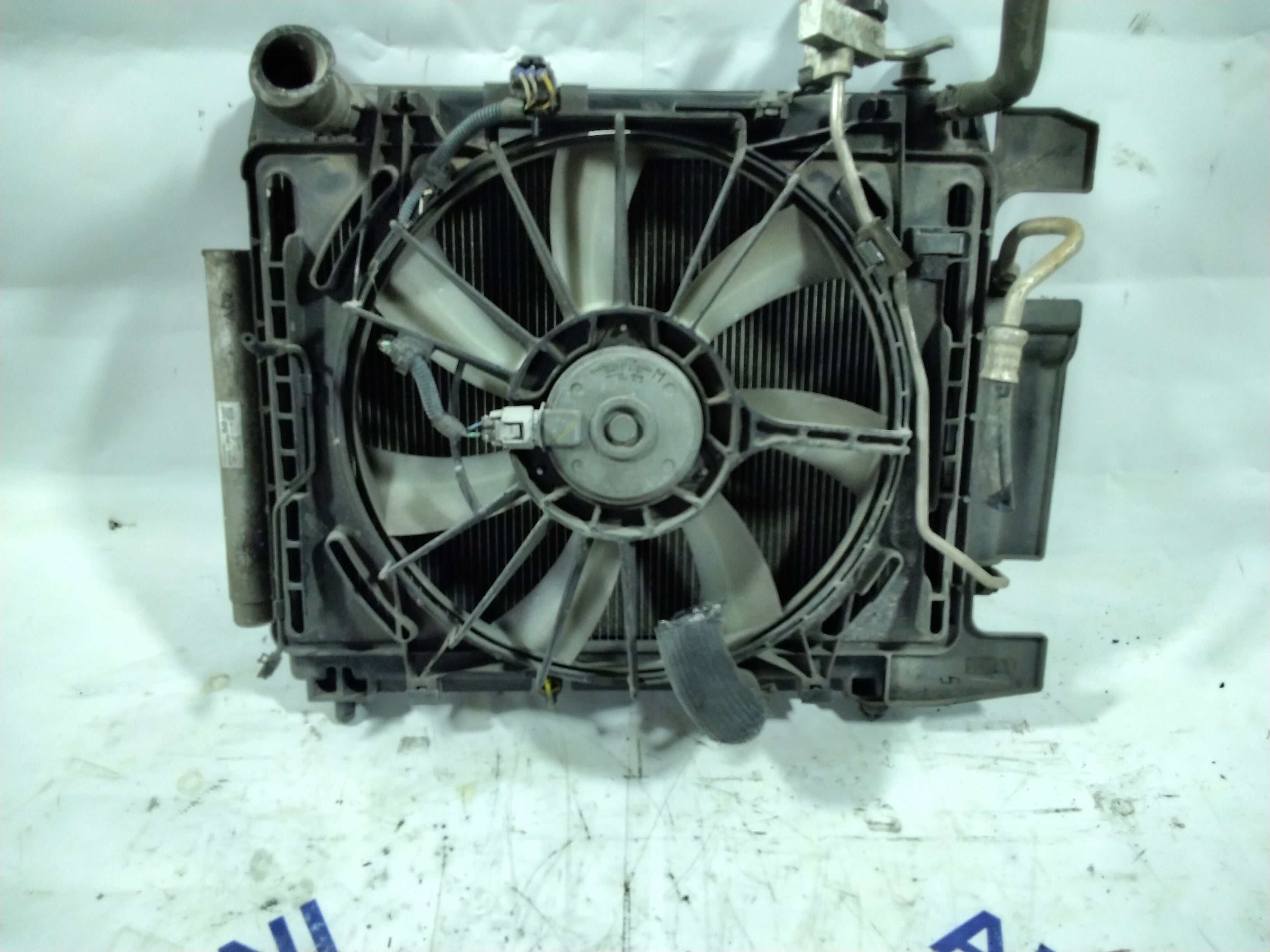 Complete radiator Toyota Yaris petrol year: 2001 (sf5p3)