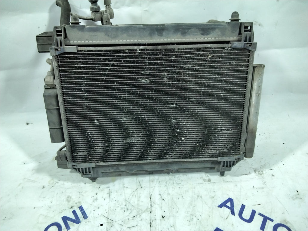 Complete radiator Toyota Yaris petrol year: 2001 (sf5p3)