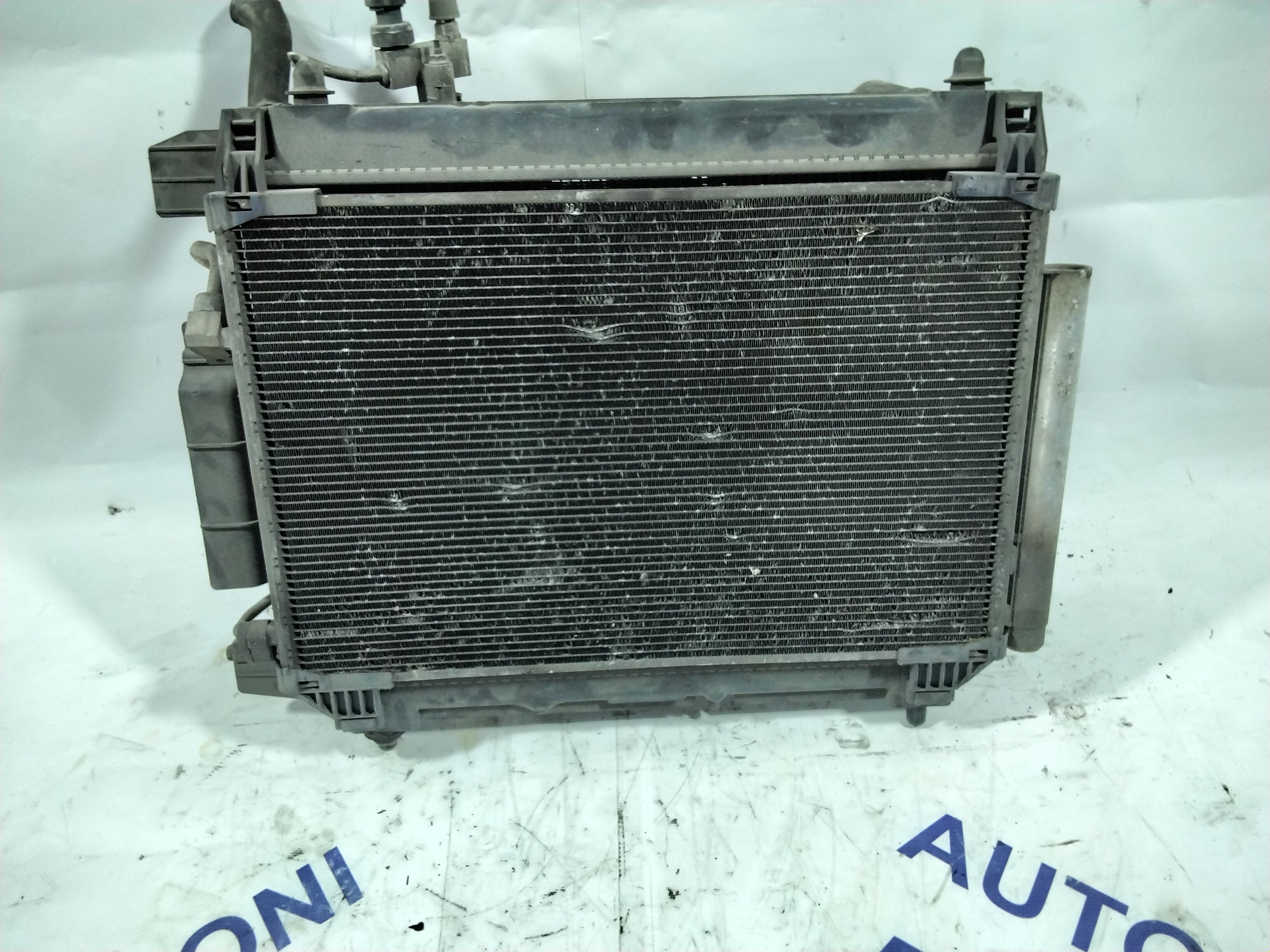 Complete radiator Toyota Yaris petrol year: 2001 (sf5p3)