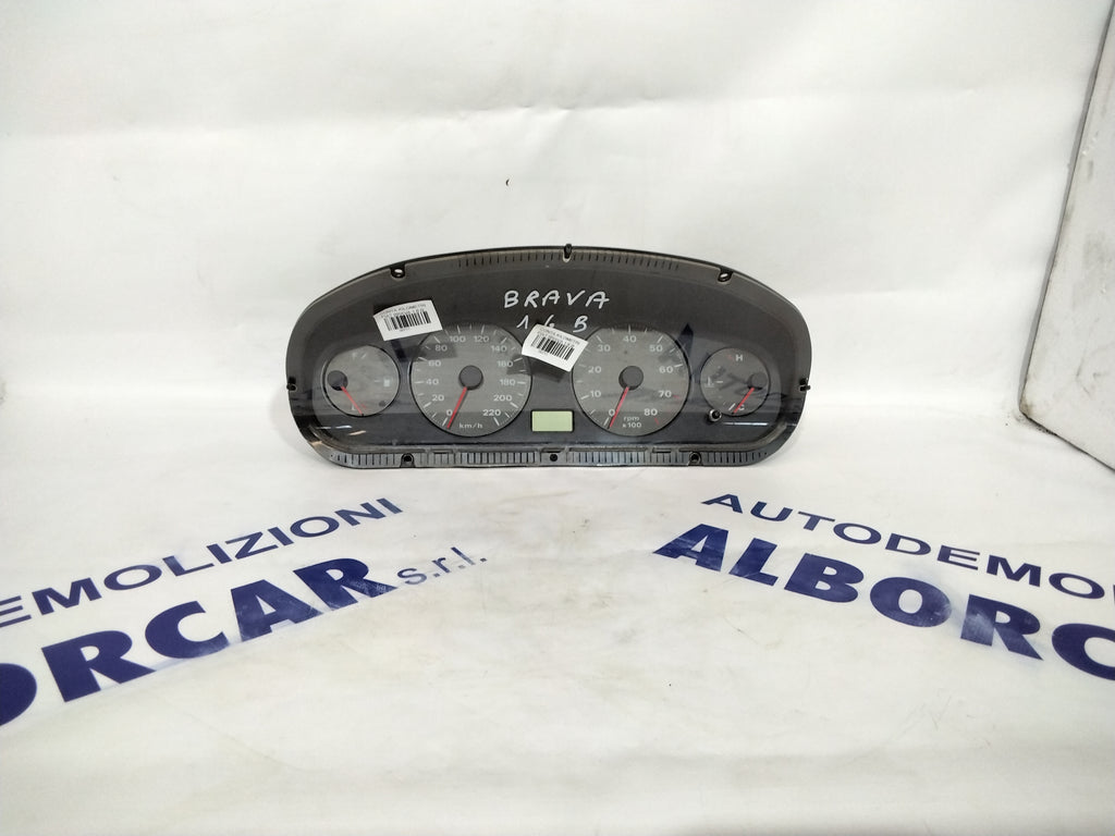 instrument cluster/speedometer/gauge Fiat Brava 1.6 petrol year 98 code:606290002 (sf7p2)