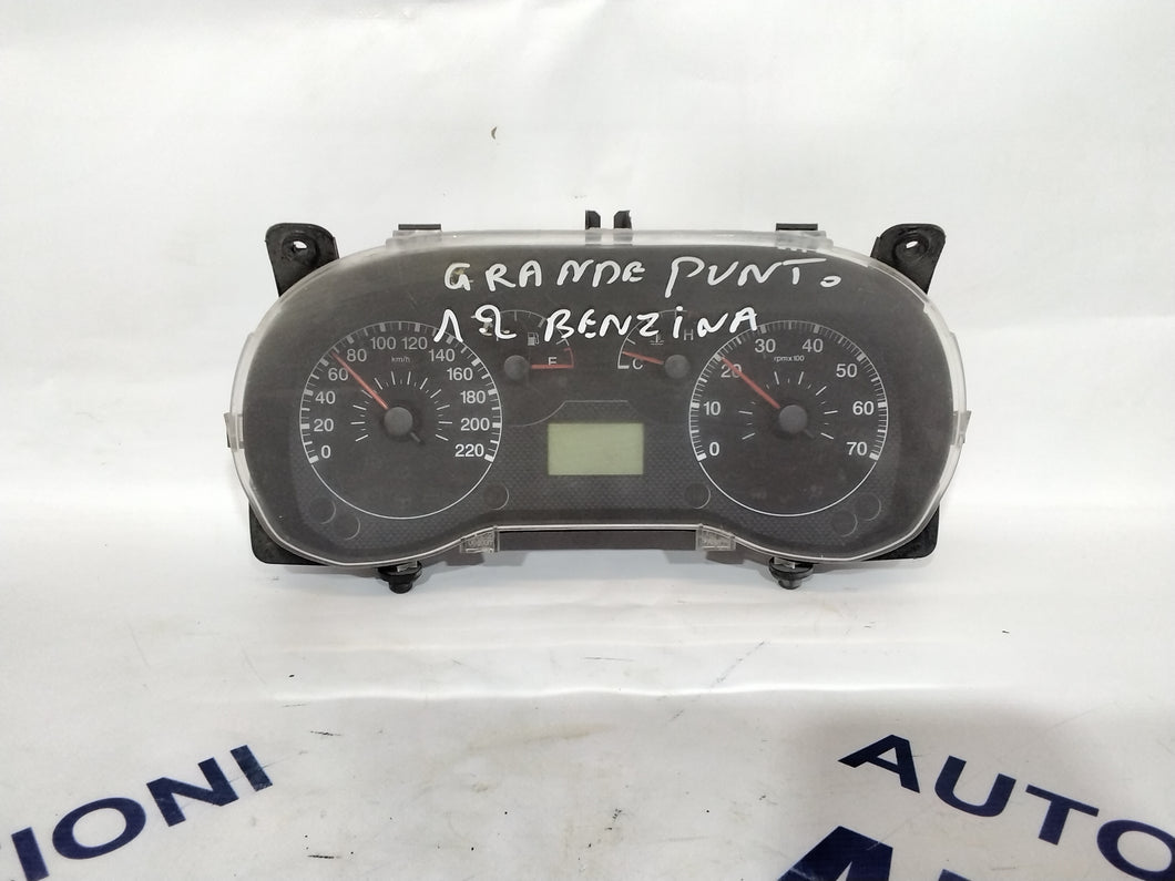 quadro strumenti/contachilometri/veglia fiat grande punto 1.2 benzina/1.3 mtj  anno 2005 codice :5550011005/555005150000( sf7p2)