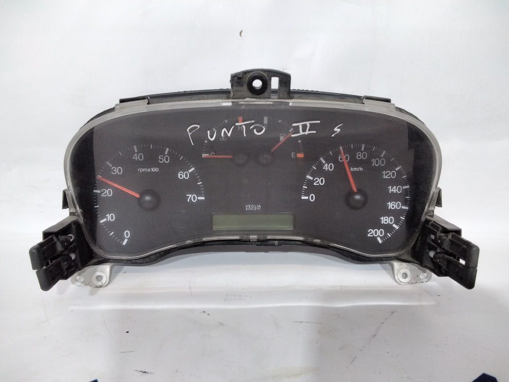 Instrument cluster/speedometer/gauge Fiat Punto Series II year 2002 code: 606307002(sf7p2)