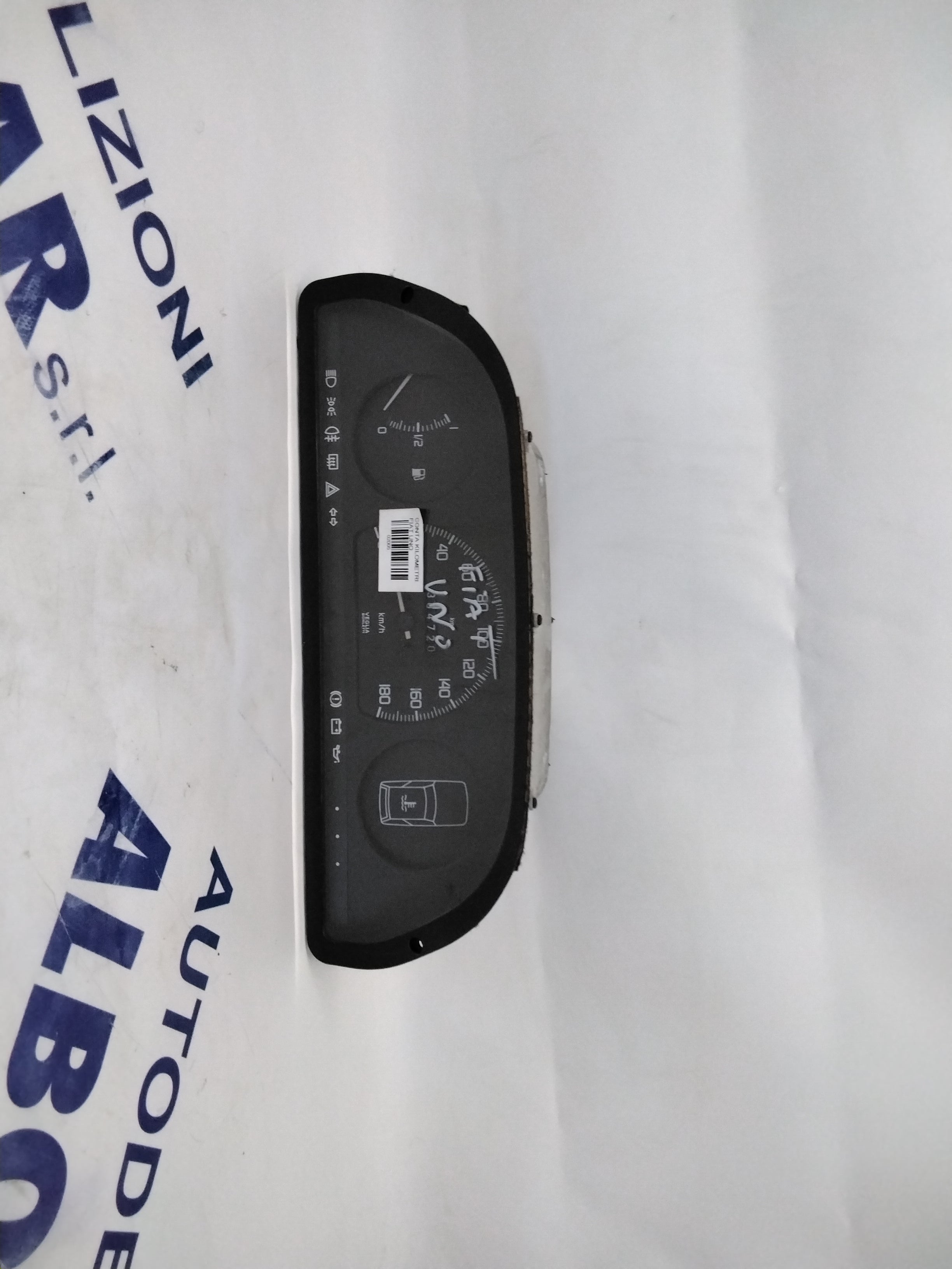 instrument cluster/speedometer/gauge Fiat Uno year: 96 part no.: 6046030080 (sf7p2)