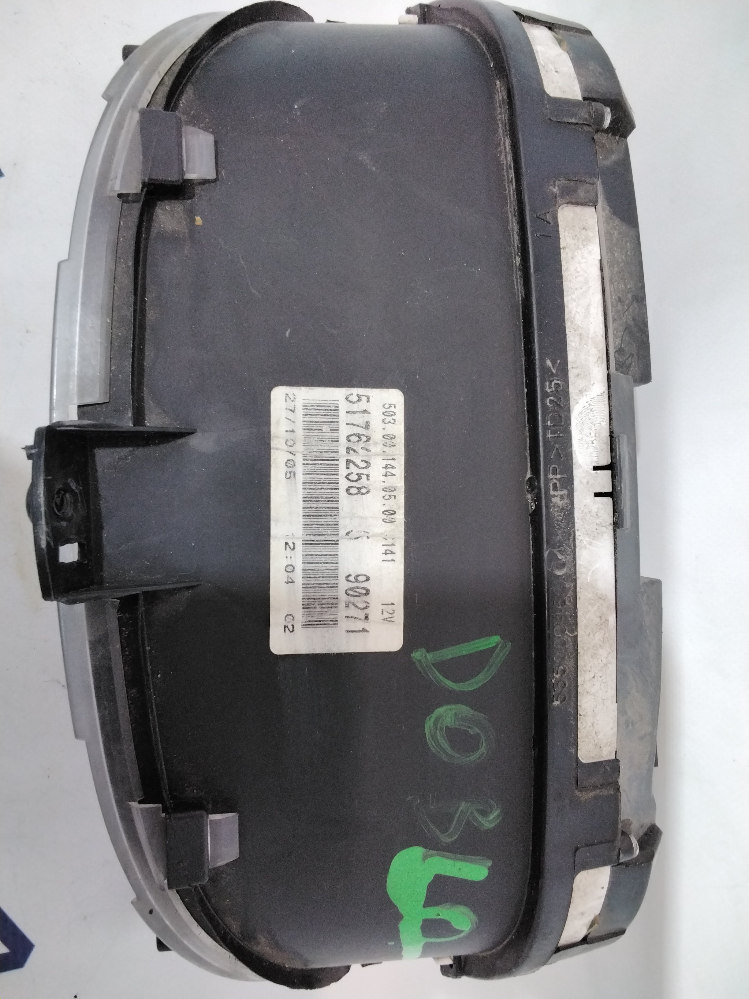 instrument cluster/speedometer/gauge Fiat Doblò year: 2005 code: 51762258 (sf7p2)