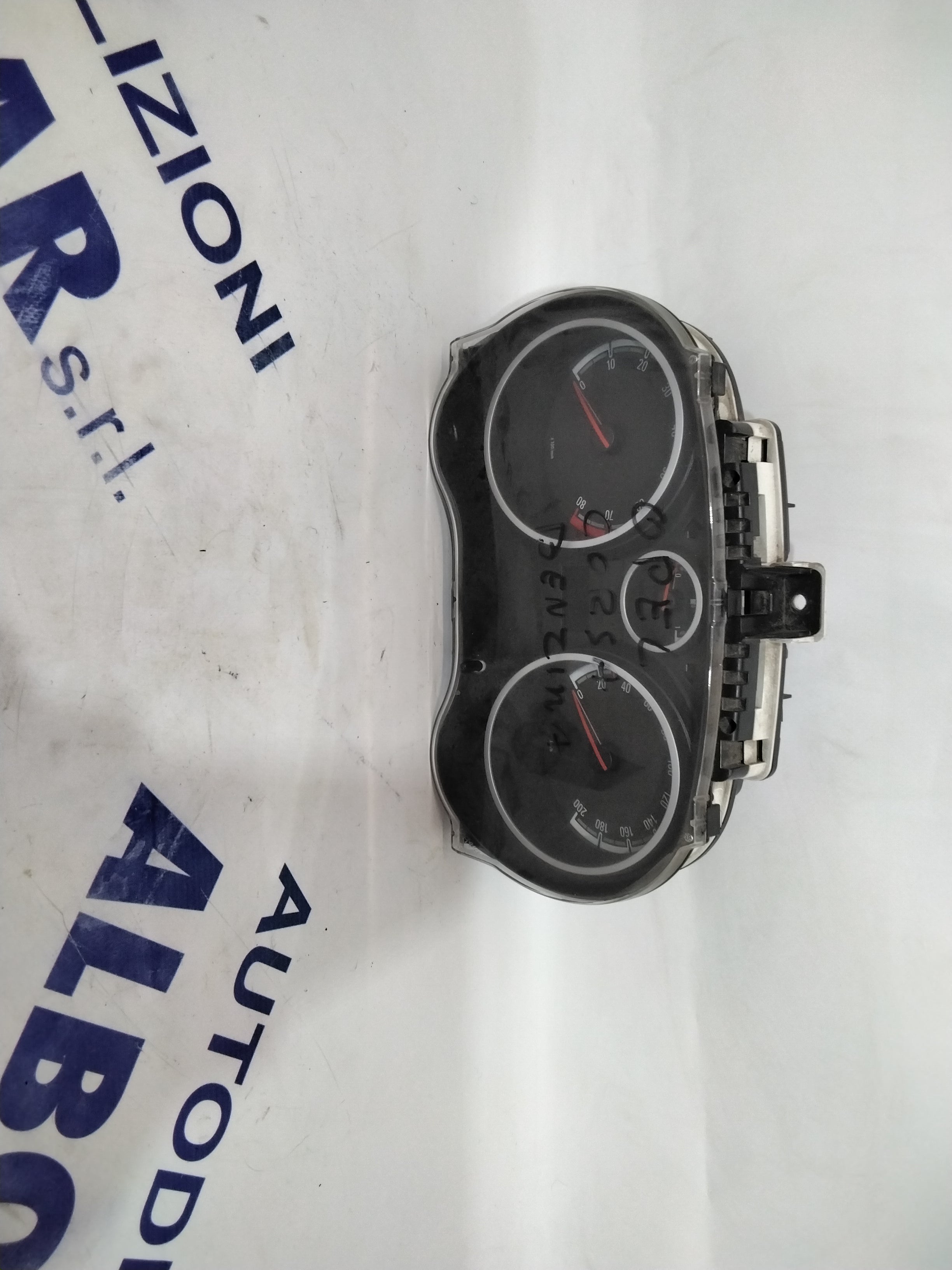 dashboard/odometer/instrument panel Opel Corsa year (2006/09) code: P0013285375 (sf7p2)