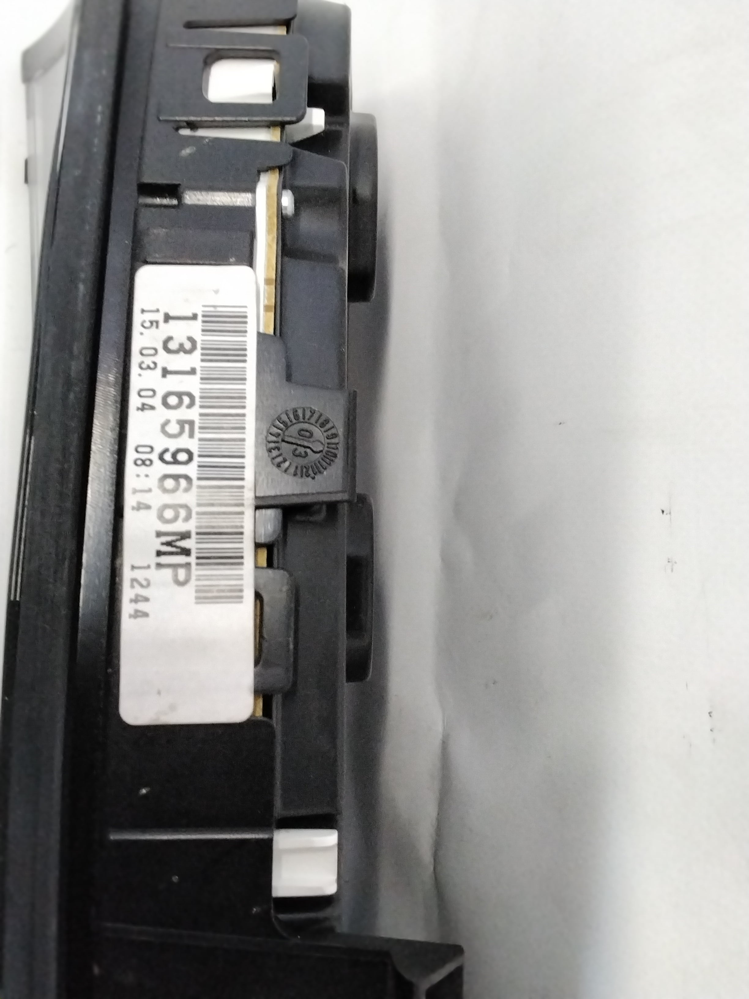quadro strumenti/contachilometri/ veglia opel vectra anno: 2004 diesel codice: 13165966MP
