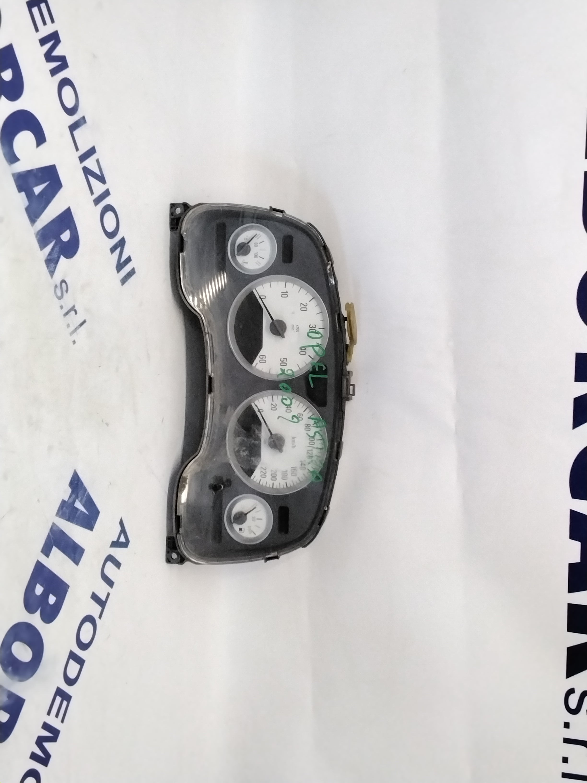 instrument cluster/speedometer/gauge cluster Opel Astra year 2002 code: 24454303TM (sf7p2)