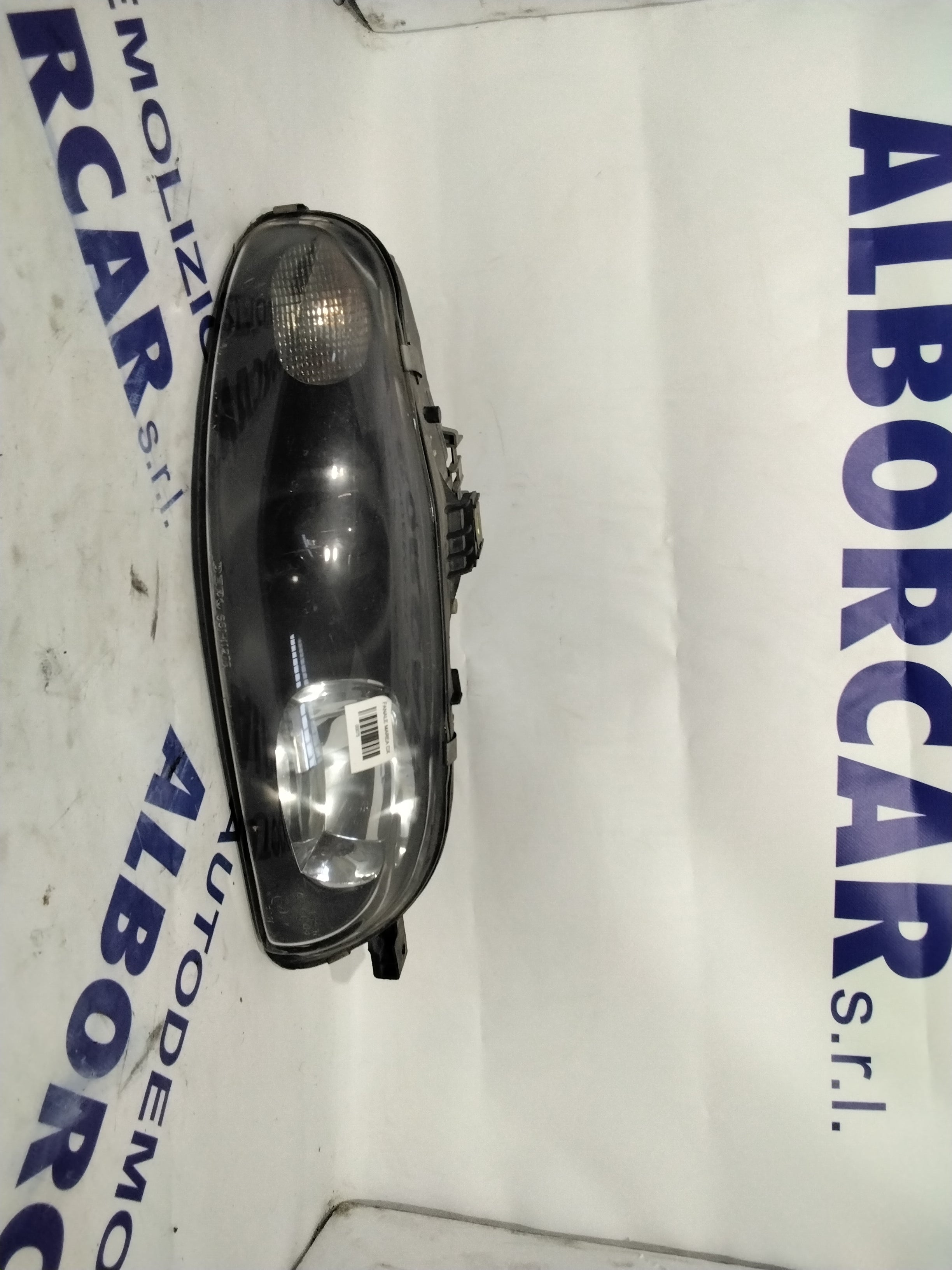 Right headlight Fiat Marea year 1999 part number: 46524479 (sf8p2)