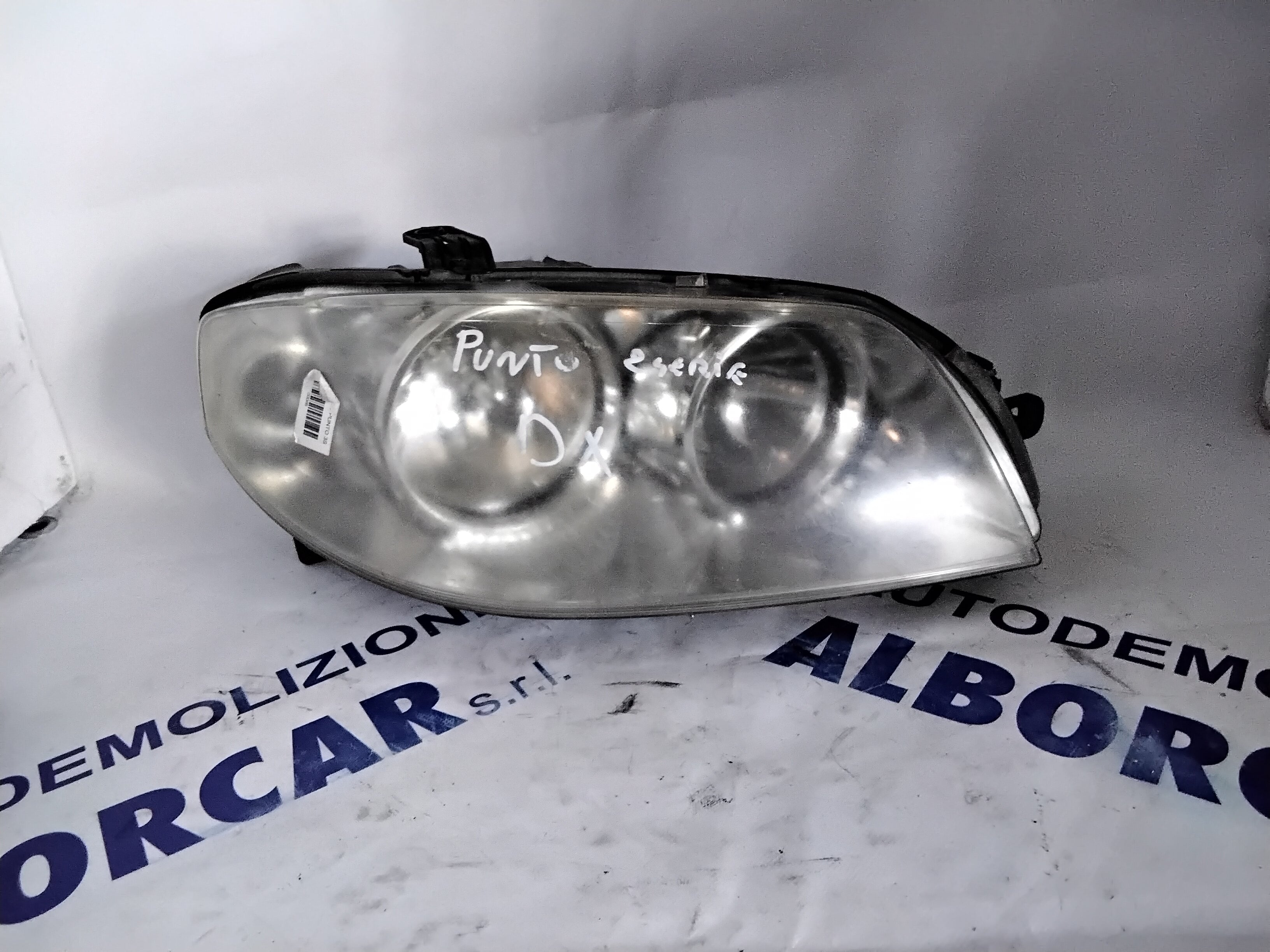 Faro Fiat Punto III serie derecho año 2004 código: 89101063 (sf8p2)