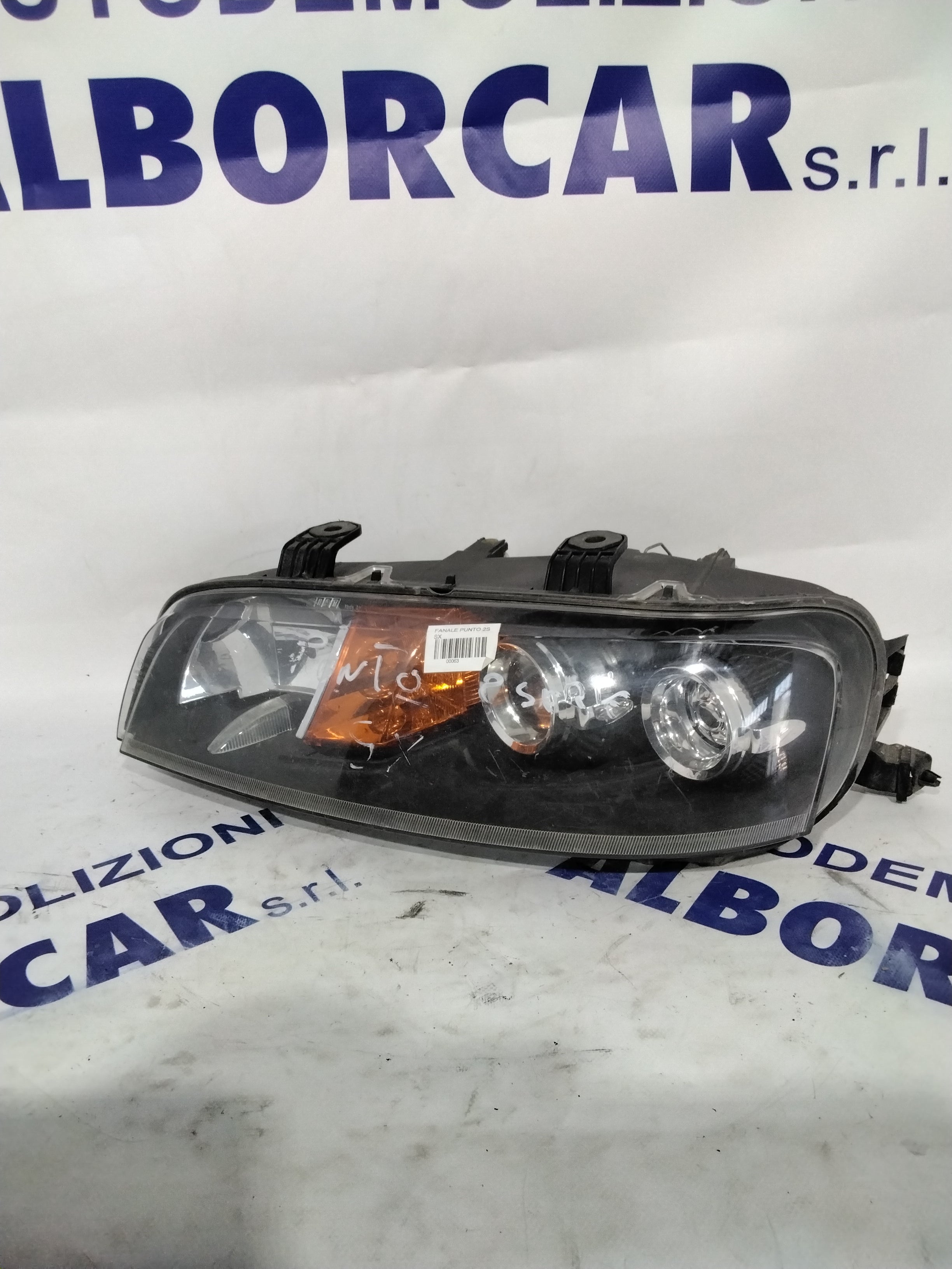 Left headlight Fiat Punto II series year 2002 code: 89100568 (sf8p2)