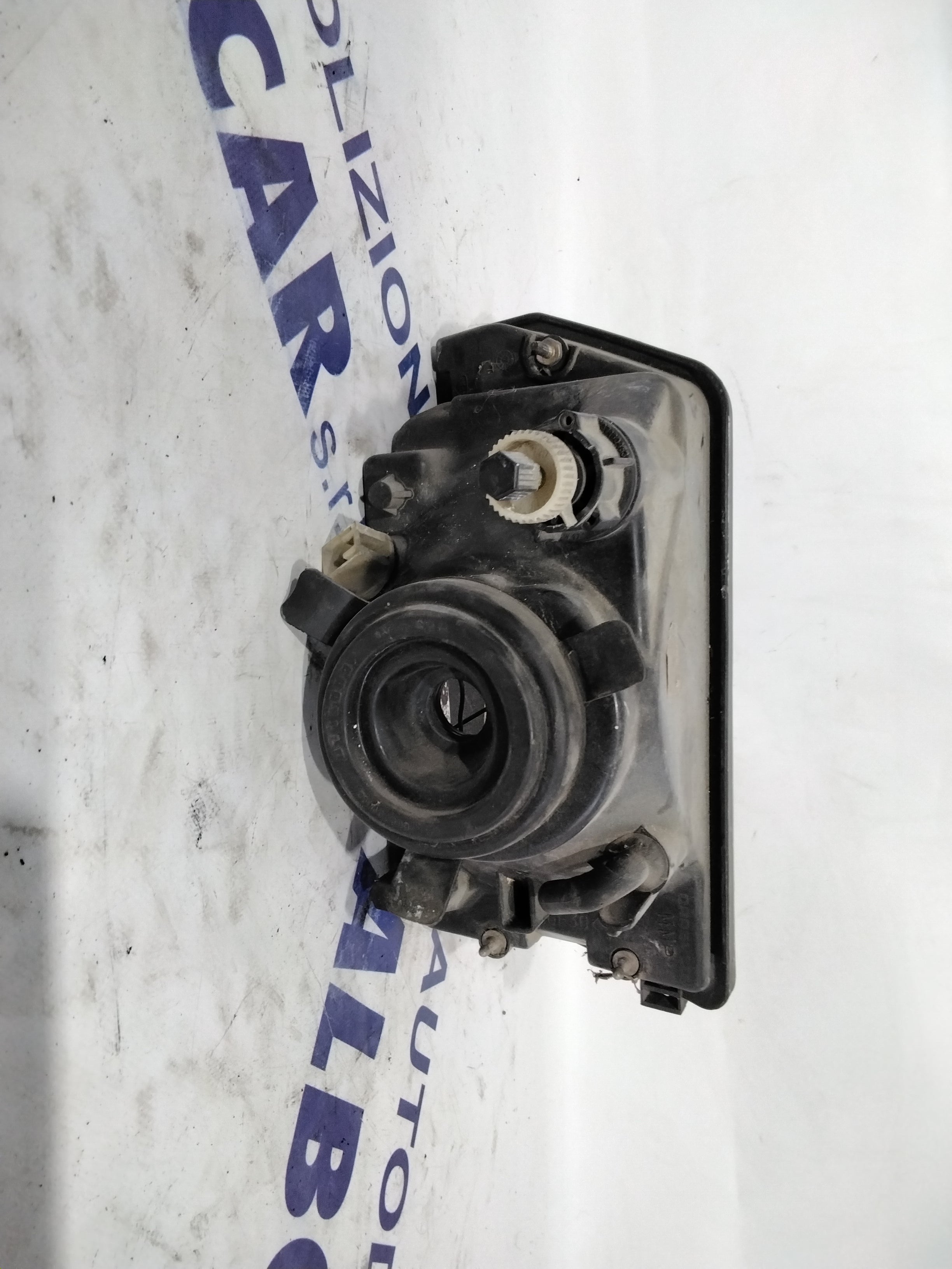 Right headlight Fiat 500 year 1996 code: 35250748 (sf8p1)