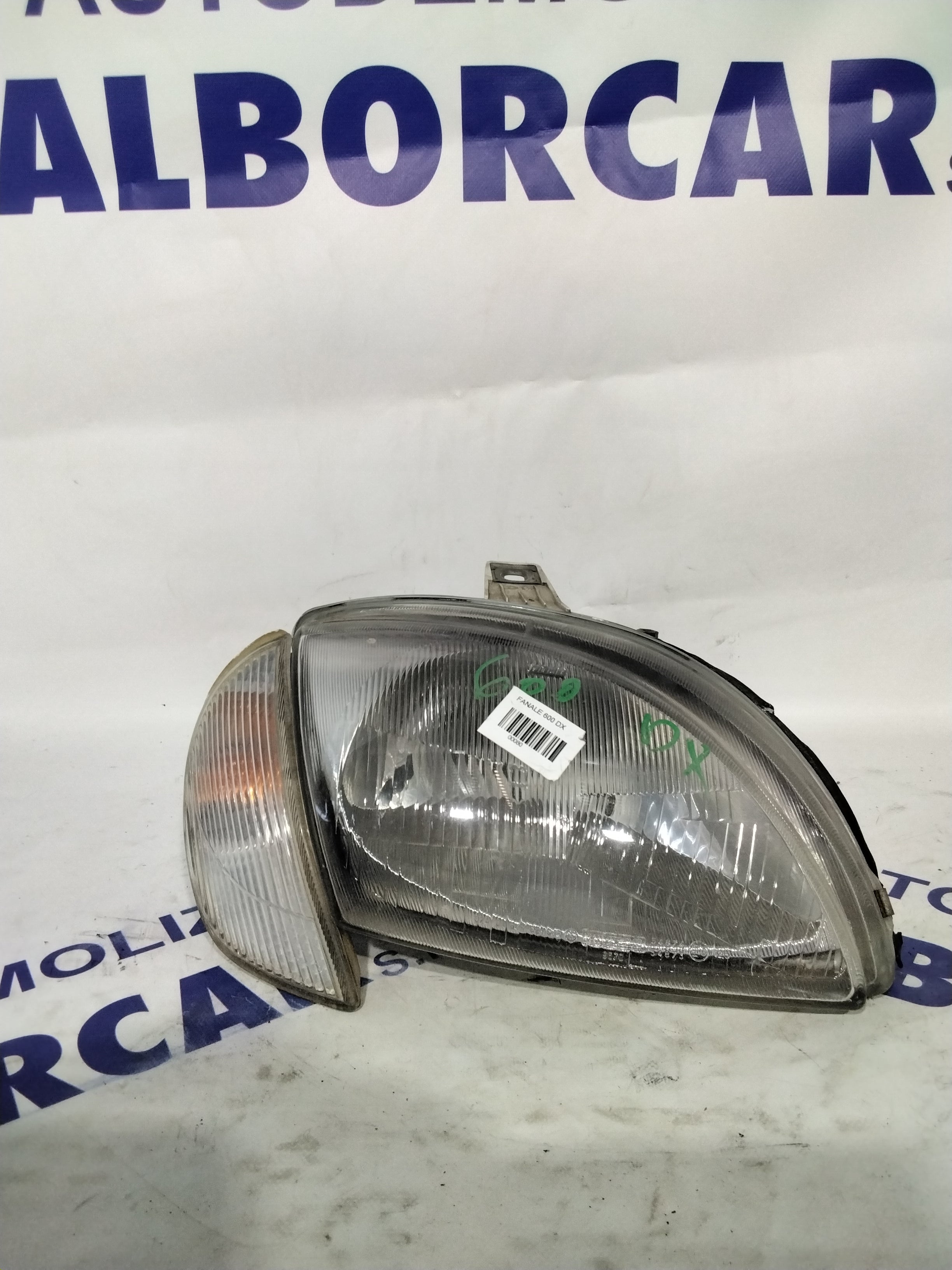 Fiat 600 1st series right headlamp year 2002 code: 38800748