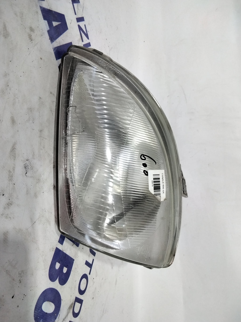 Fiat 600 1st series left headlight year 2002 code: 38800748