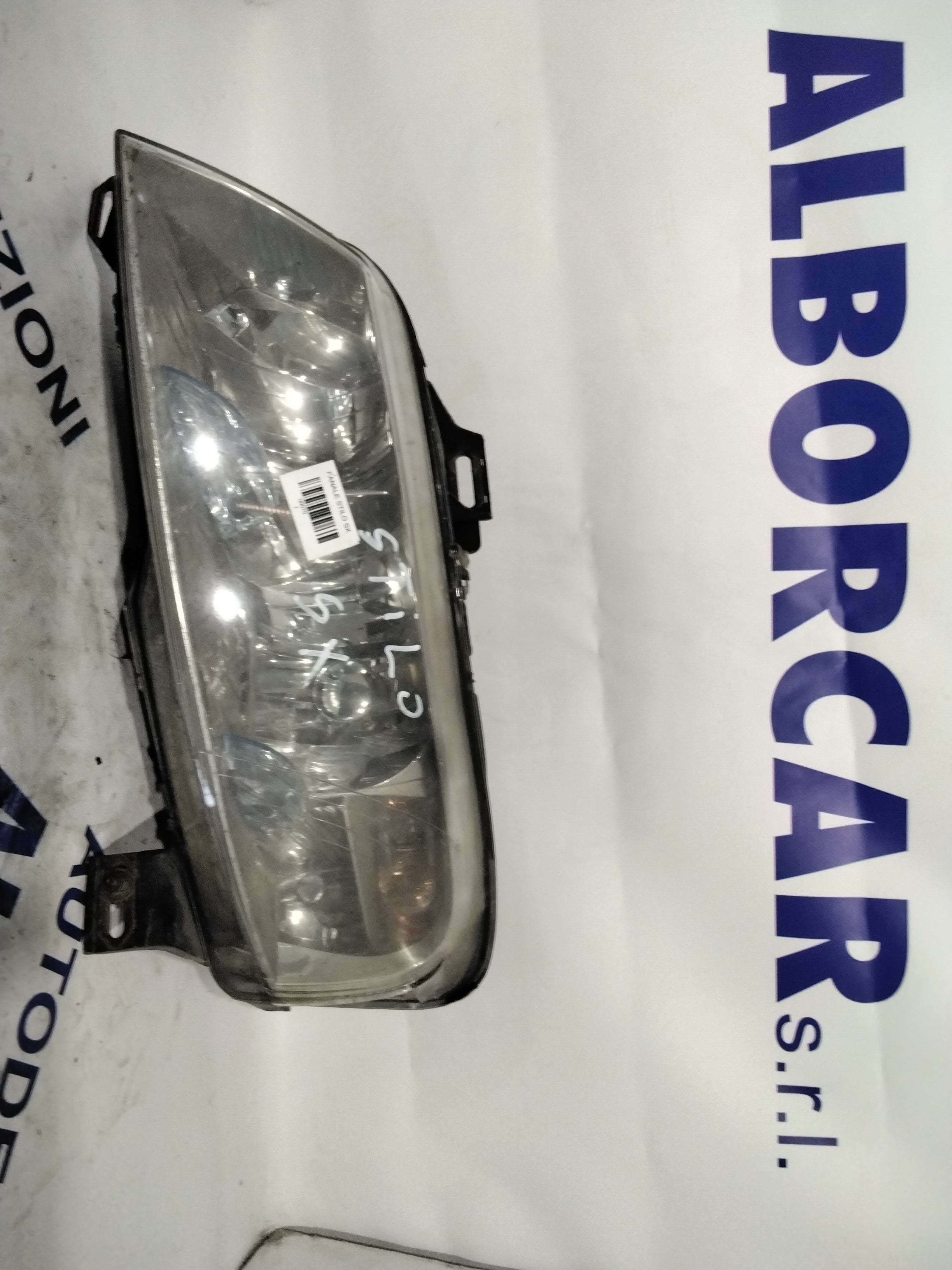 Fiat Stilo left headlight year 2004 code: 40795748 (sf8p1)