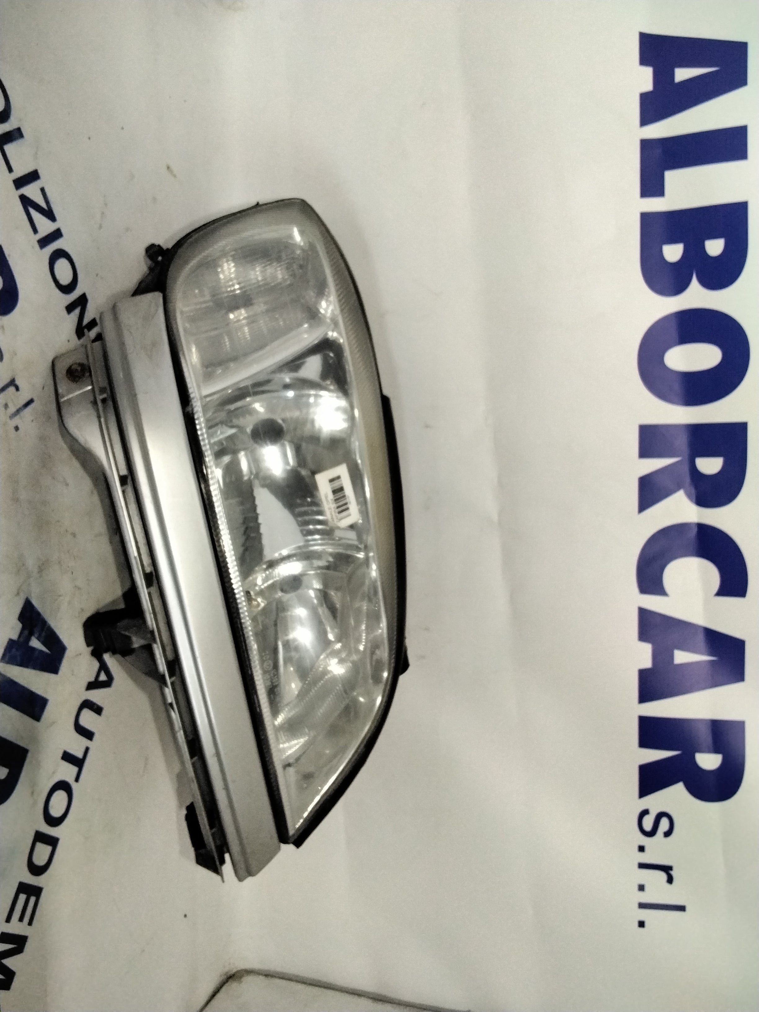 Opel Zafira 2004 left headlight code: 4421122R (sf8p4)