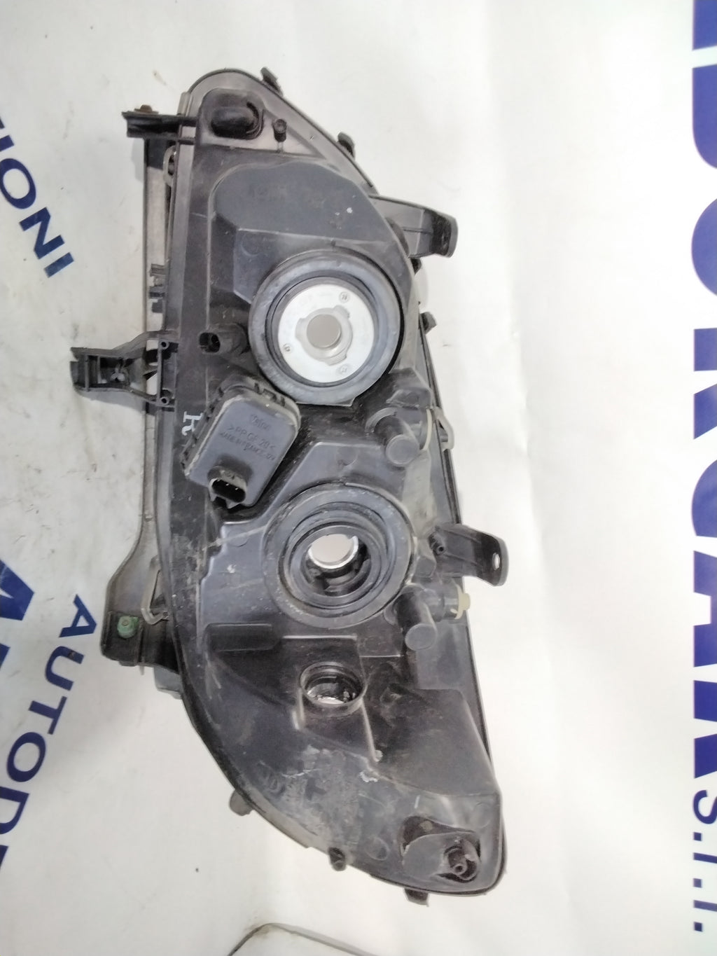 Opel Zafira 2004 left headlight code: 4421122R (sf8p4)