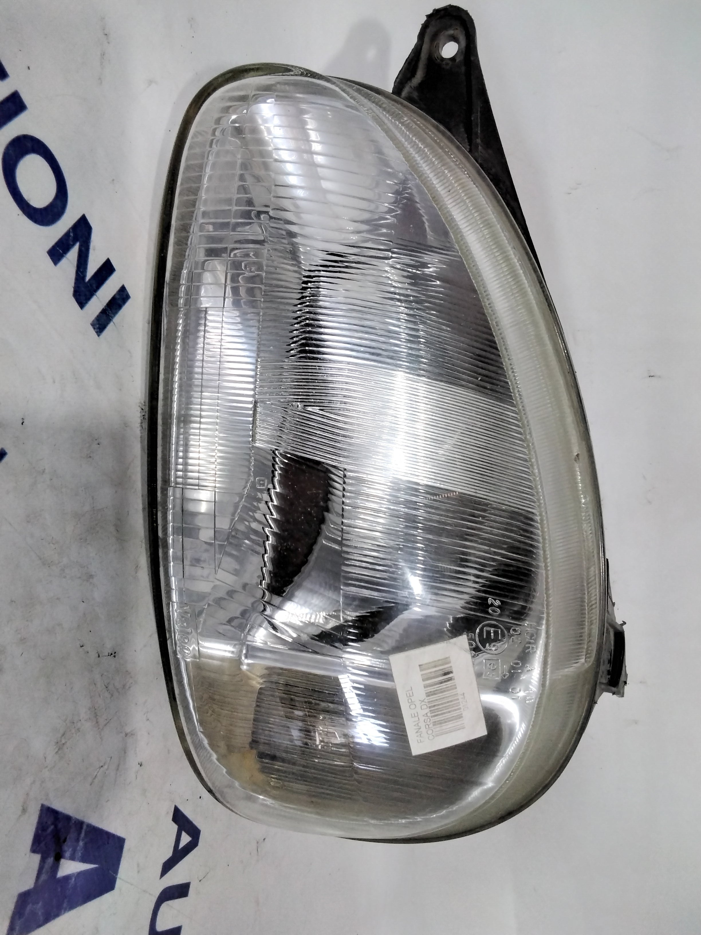Right headlamp Opel Corsa year 98 (sf8p4)