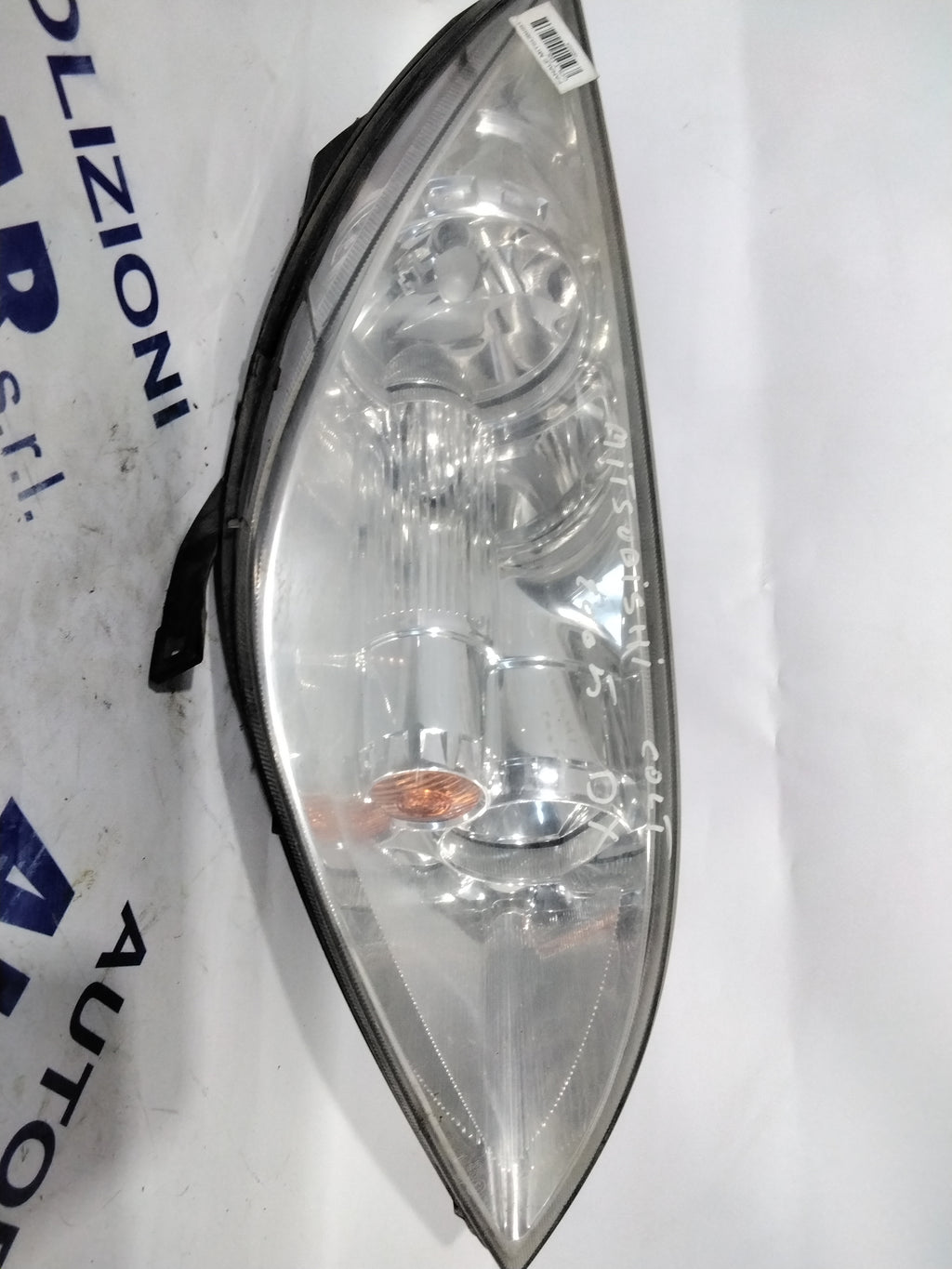 Headlight Mitsubishi Colt right year 2005 code: 0301208202(sf8p4)