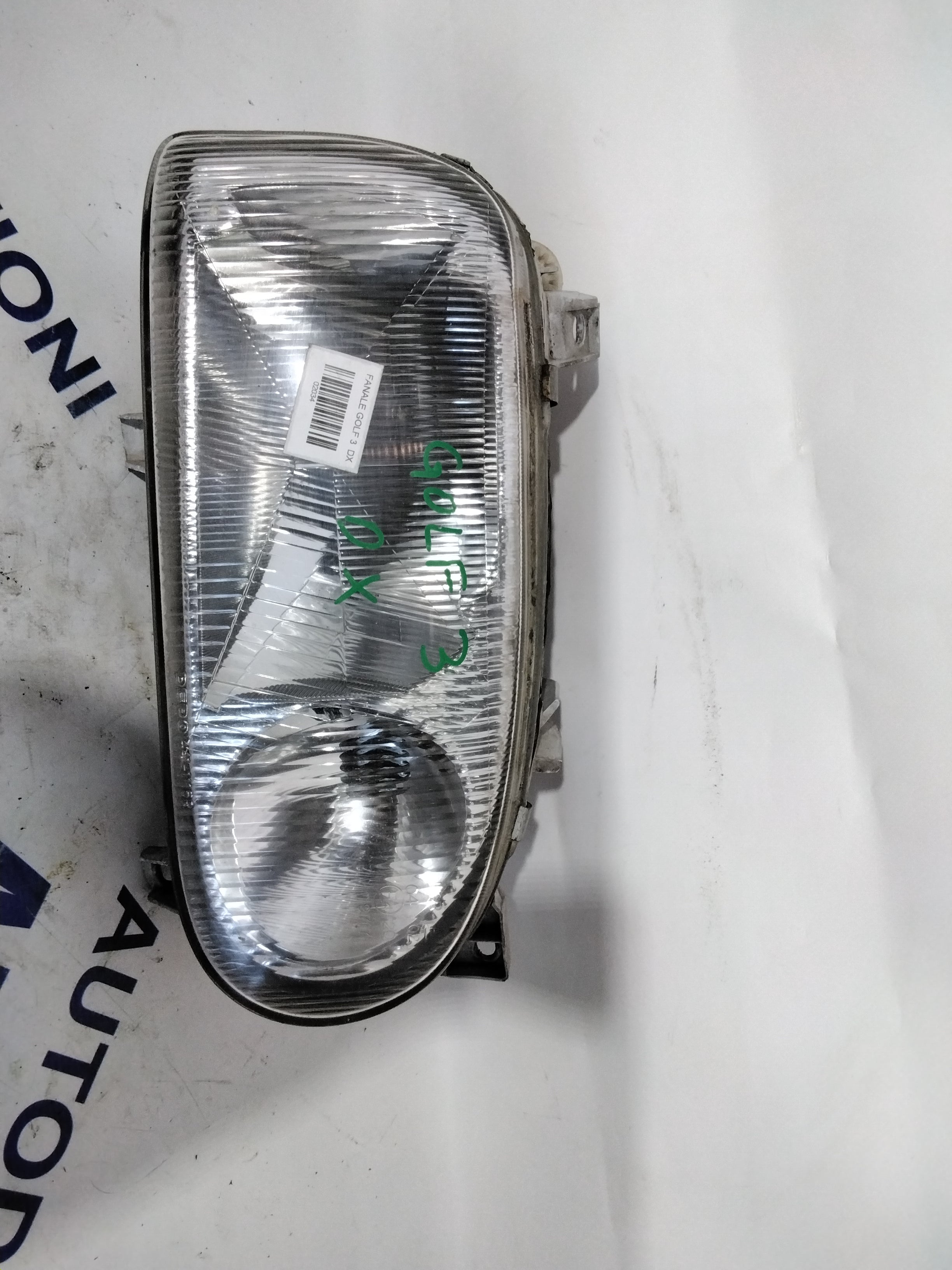 Volkswagen Golf 3 right headlight year 1996 code: 084411115 (sf8p5)