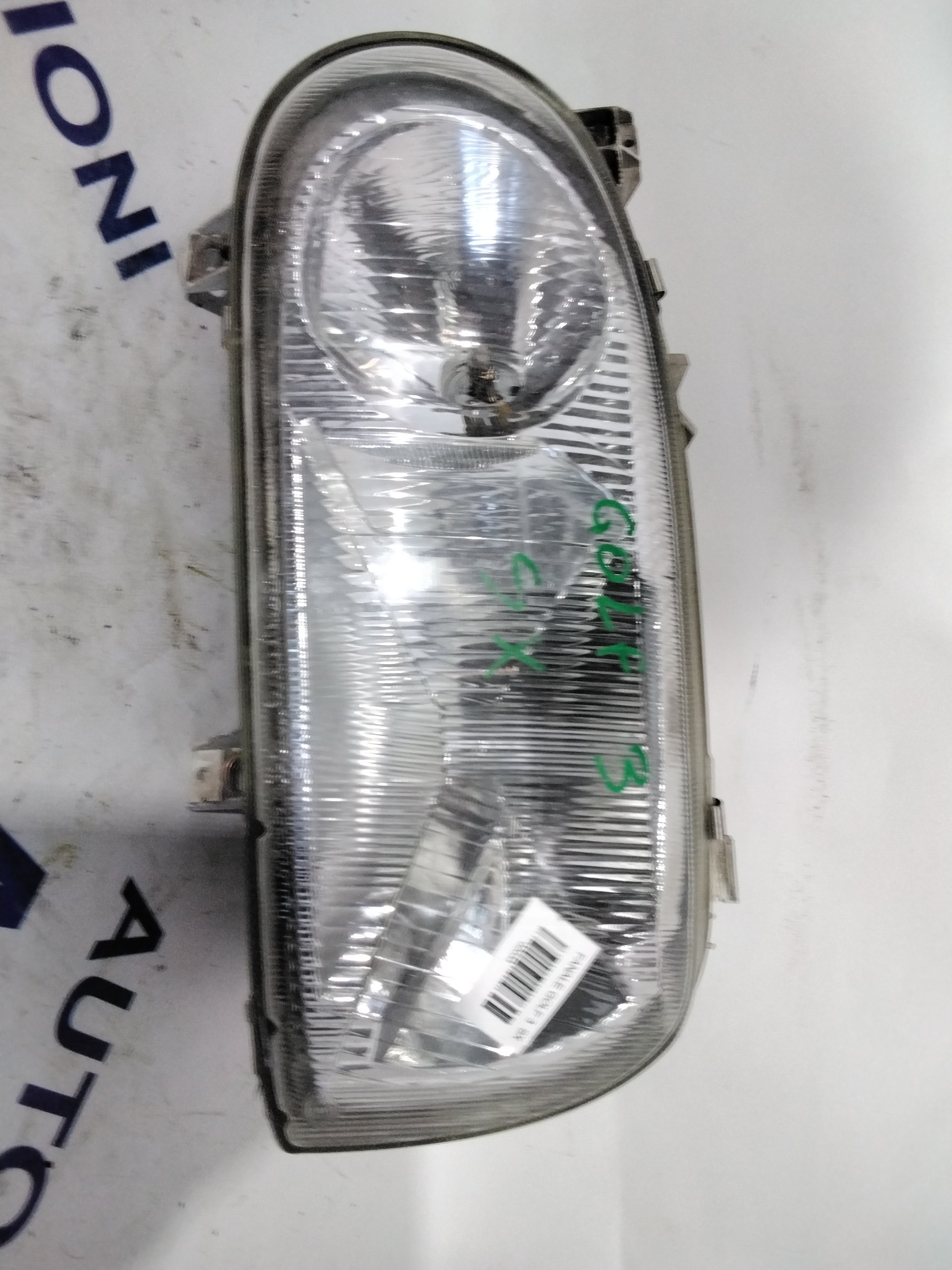 Volkswagen Golf 3 left headlight, year 1996, code: 13917300 (sf8p5)