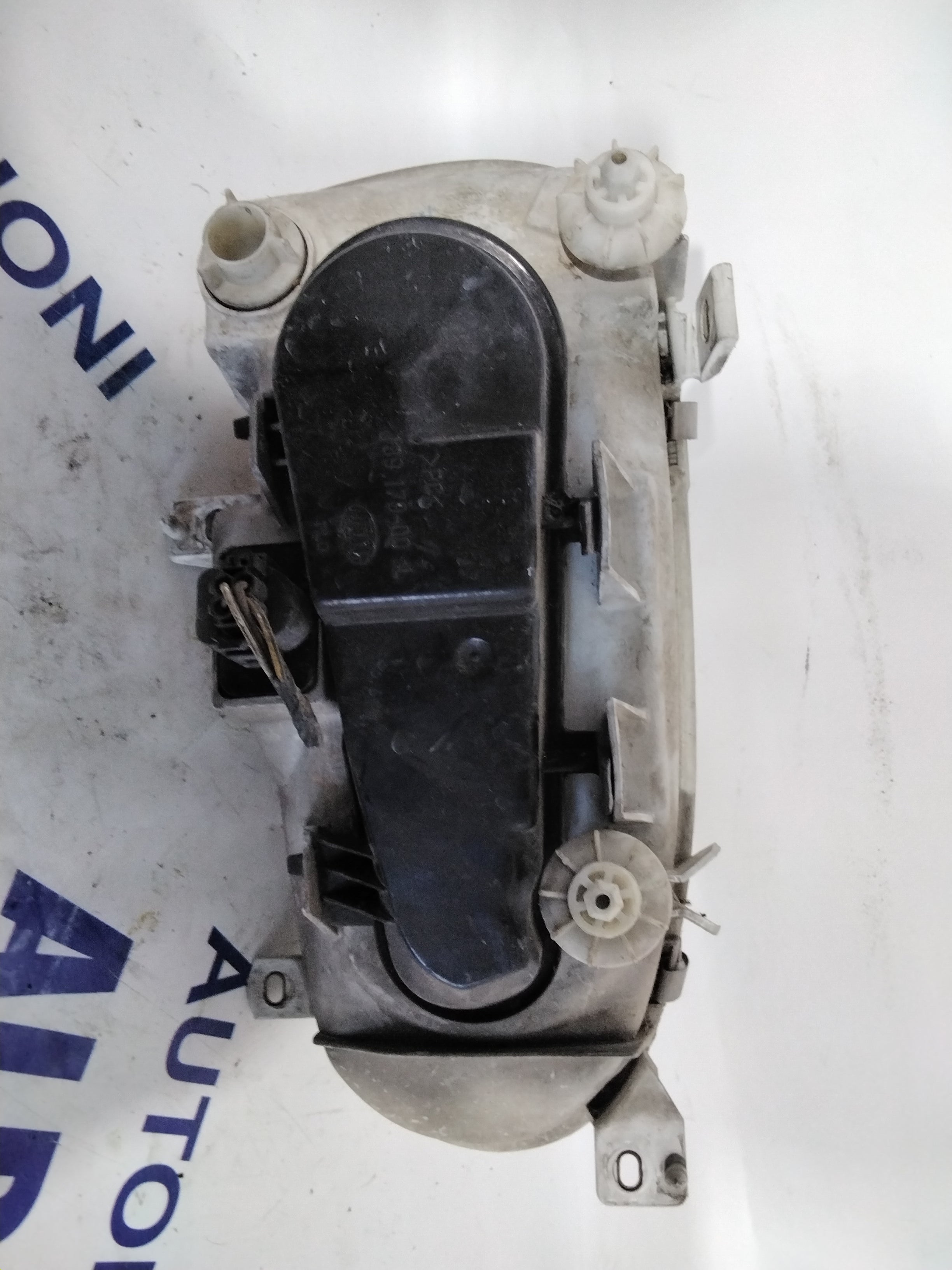 Volkswagen Golf 3 left headlight, year 1996, code: 13917300 (sf8p5)