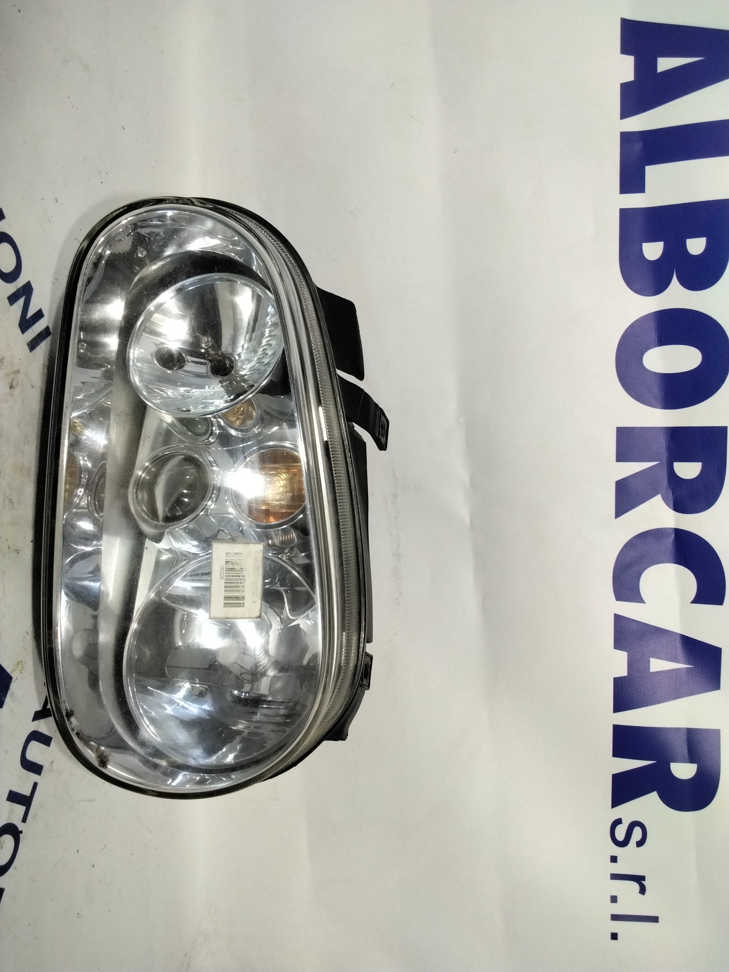 Headlight Volkswagen Golf 4 left year 2002 code: 67736930 (sf8p5)