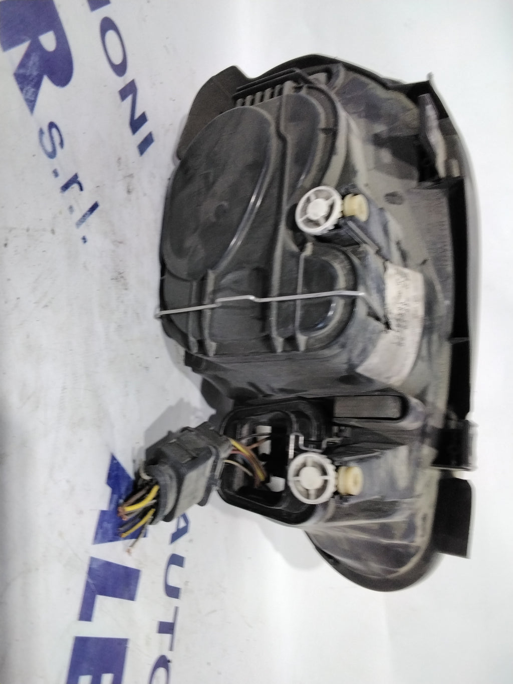 Headlight Volkswagen Golf 4 left year 2002 code: 67736930 (sf8p5)