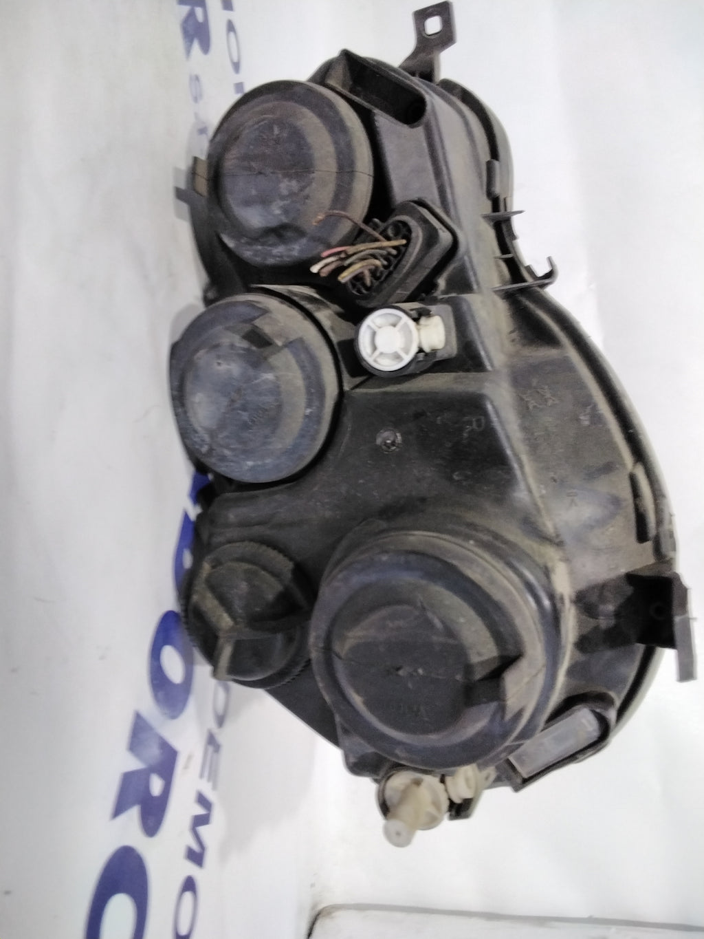 Headlight Volkswagen Polo right year 2004 code: 89306845 (sf8p5)