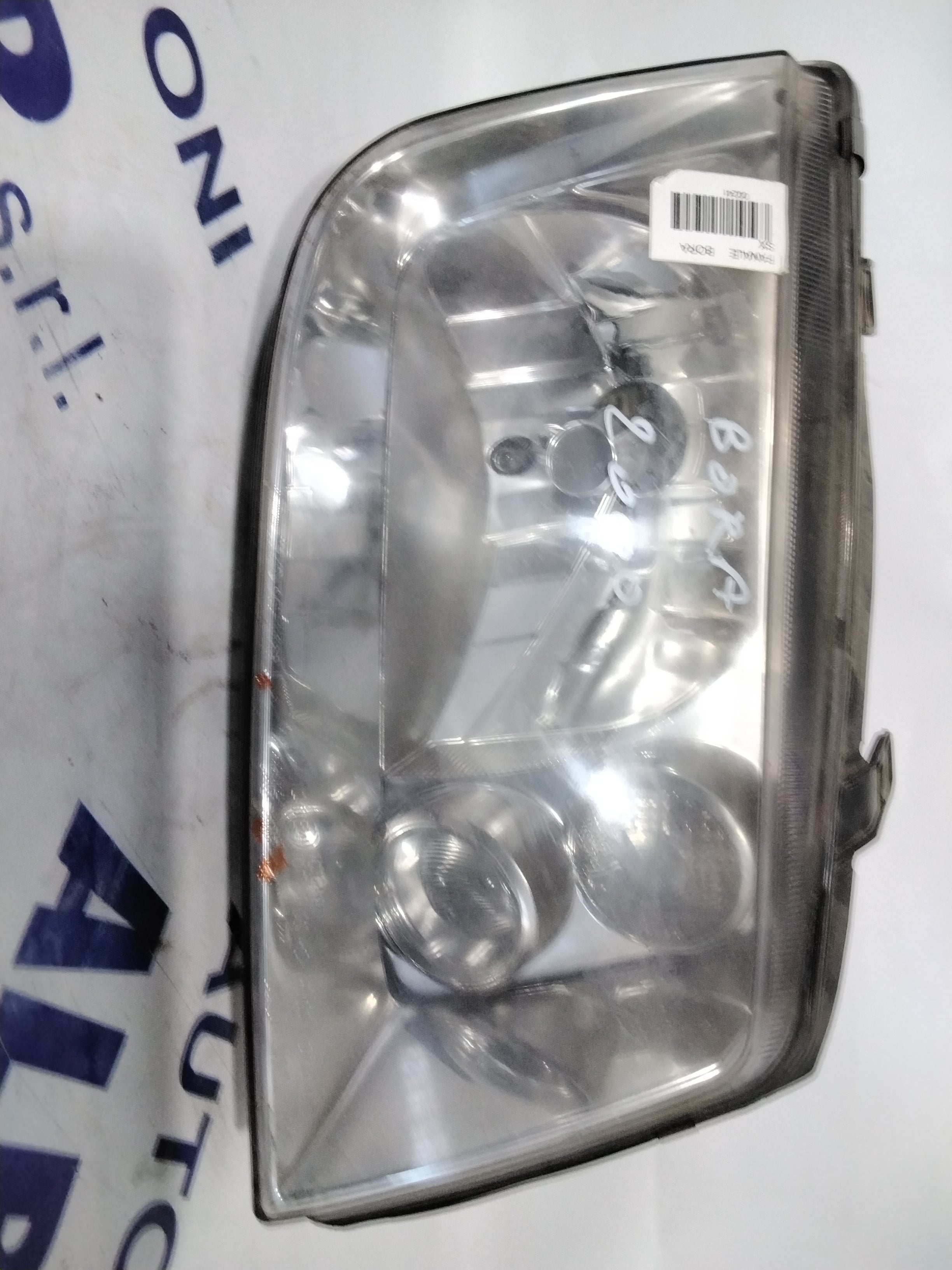 Faro fanale volkswagen bora  sinistro anno 2000 codice: 083411106 (sf8p5)