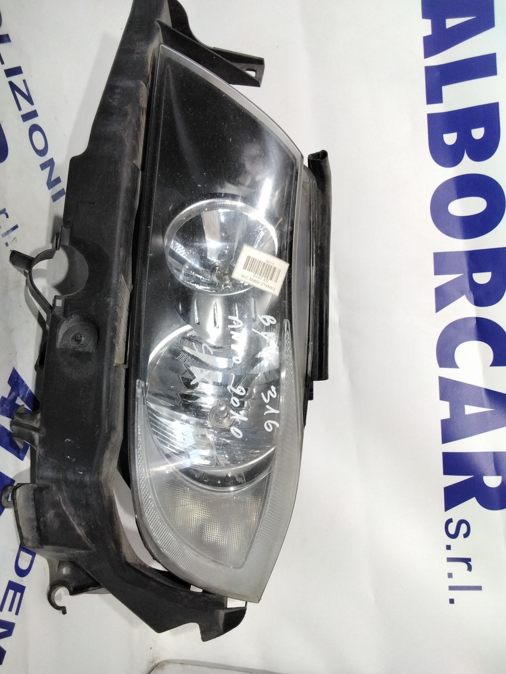 BMW 316 left headlight year 2010 code: 89311639 (sf8p5)