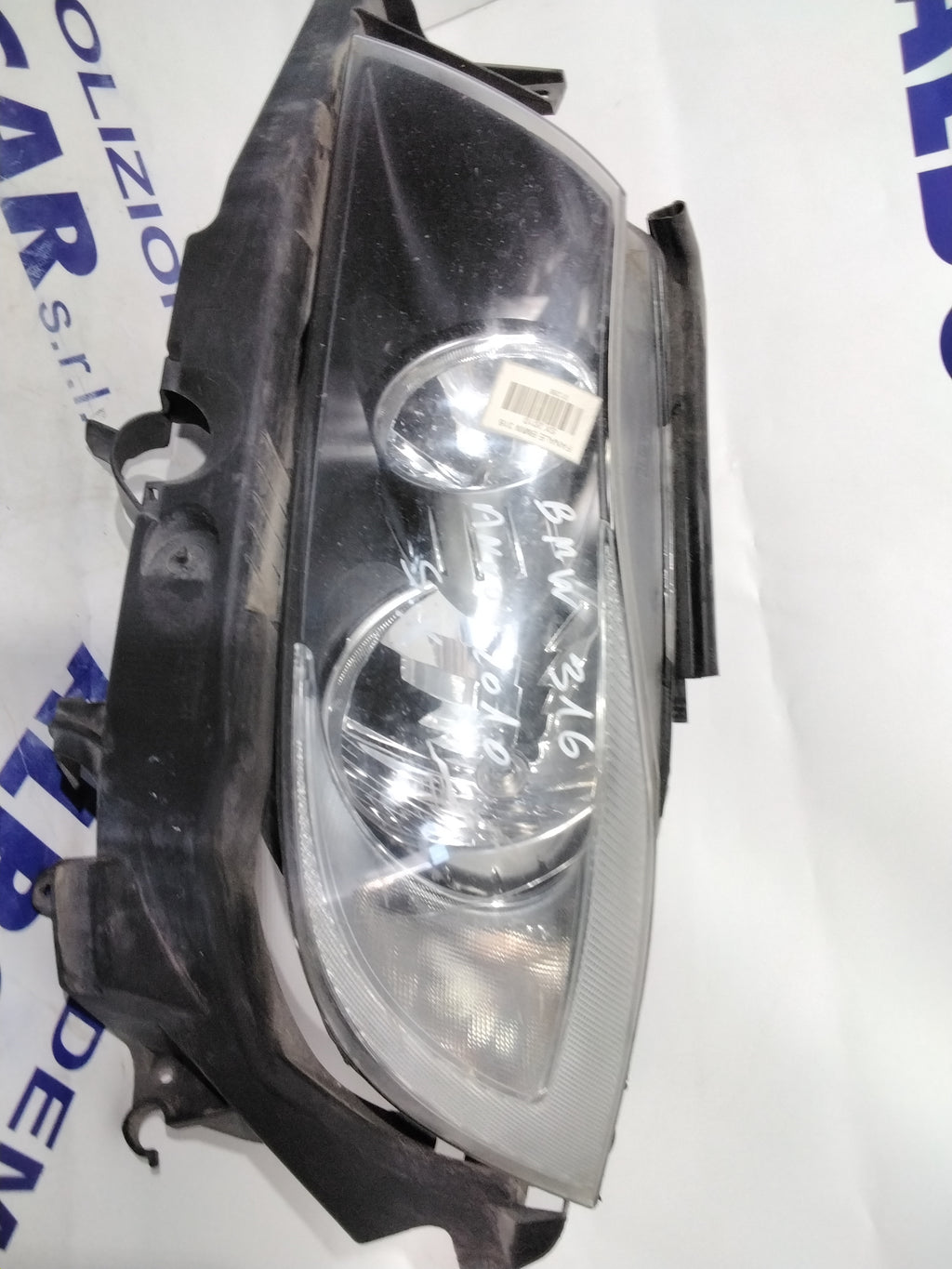 BMW 316 left headlight year 2010 code: 89311639 (sf8p5)