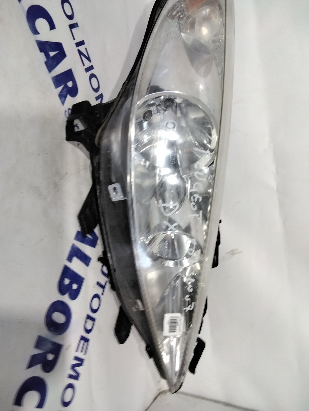 Right headlight Peugeot 207 year 2007 code: 085501140 (sf8p4)