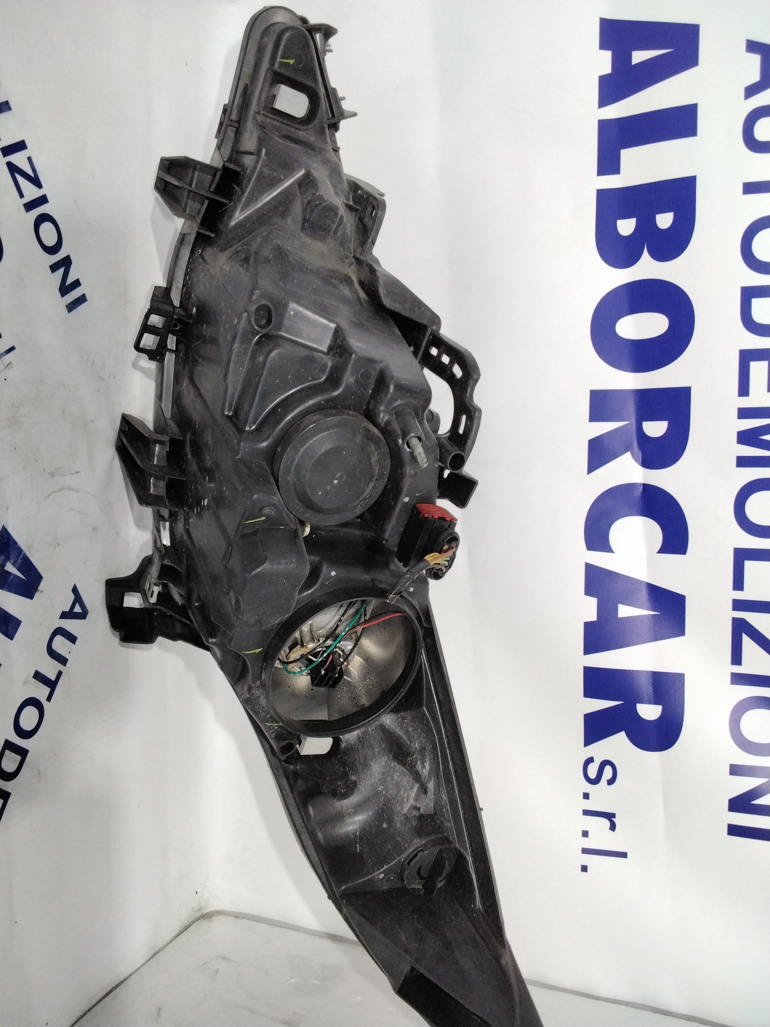 Right headlight Peugeot 207 year 2007 code: 085501140 (sf8p4)