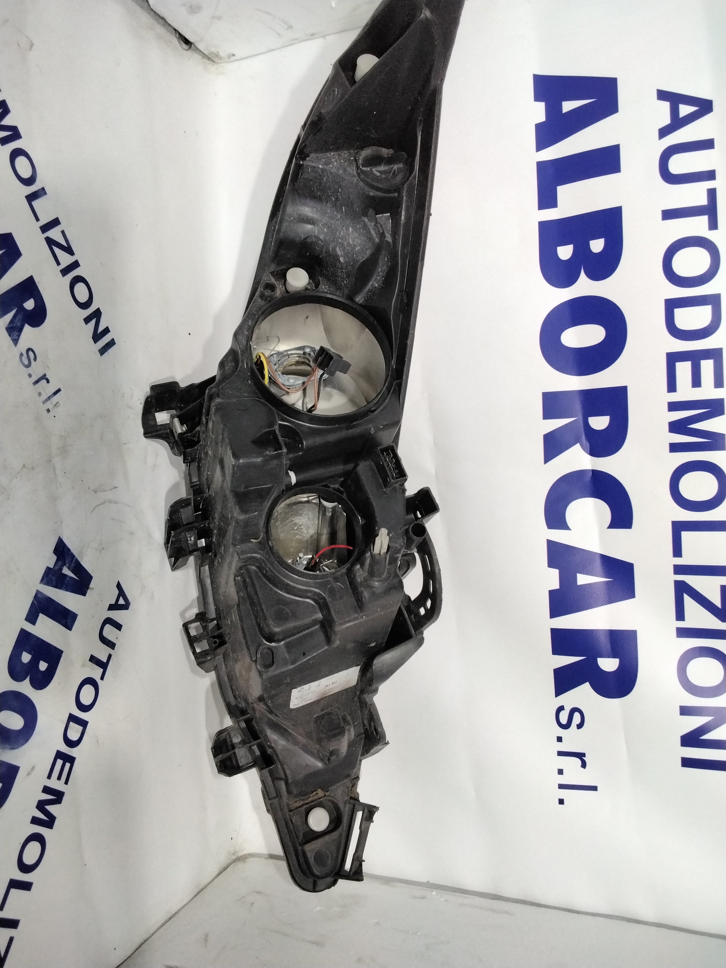 Headlight Peugeot 207 left year 2007 code: 085501140 (sf8p4)