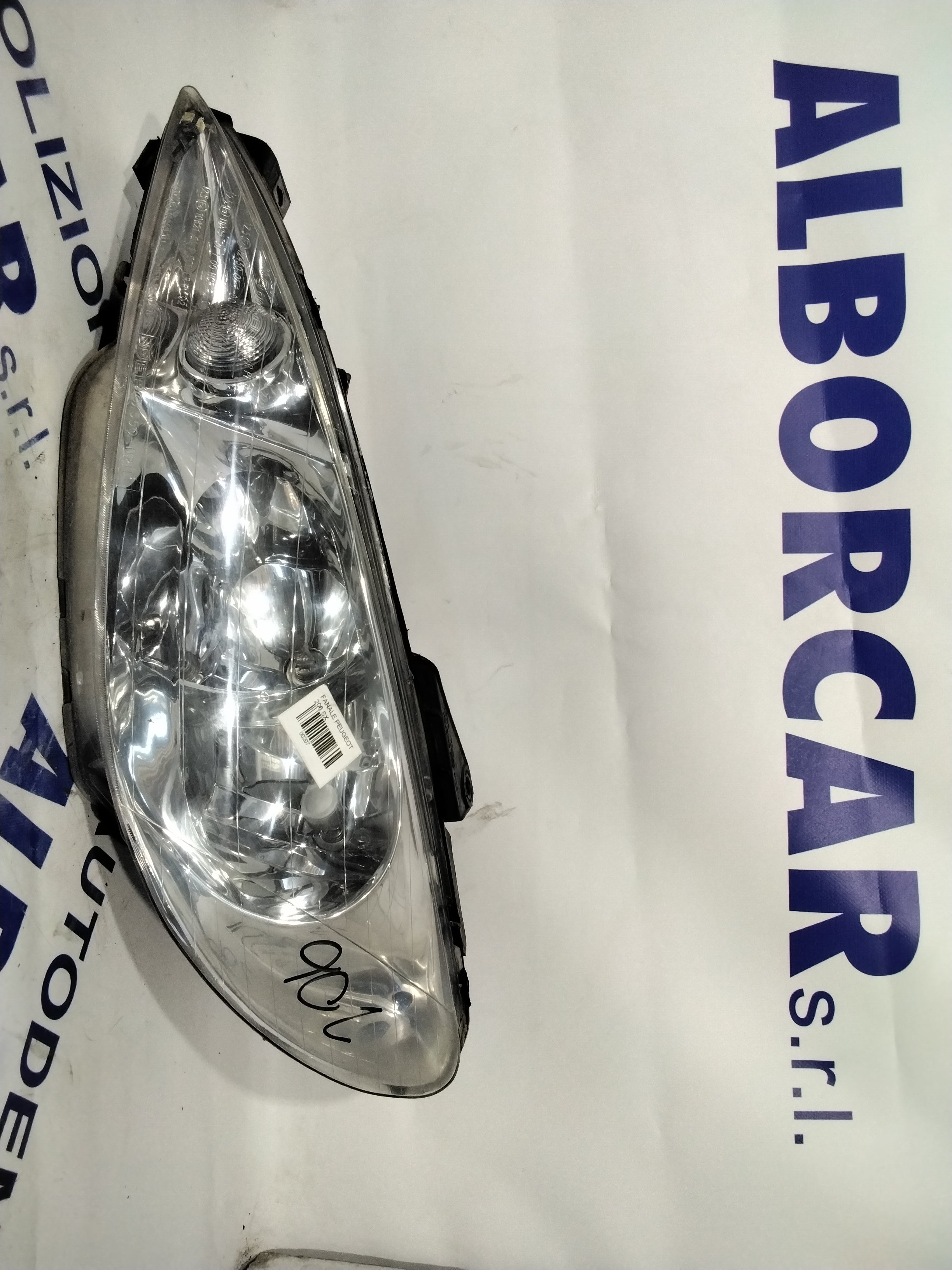 Peugeot 206 left headlight year 2004 code: 085501120 (sf8p4)