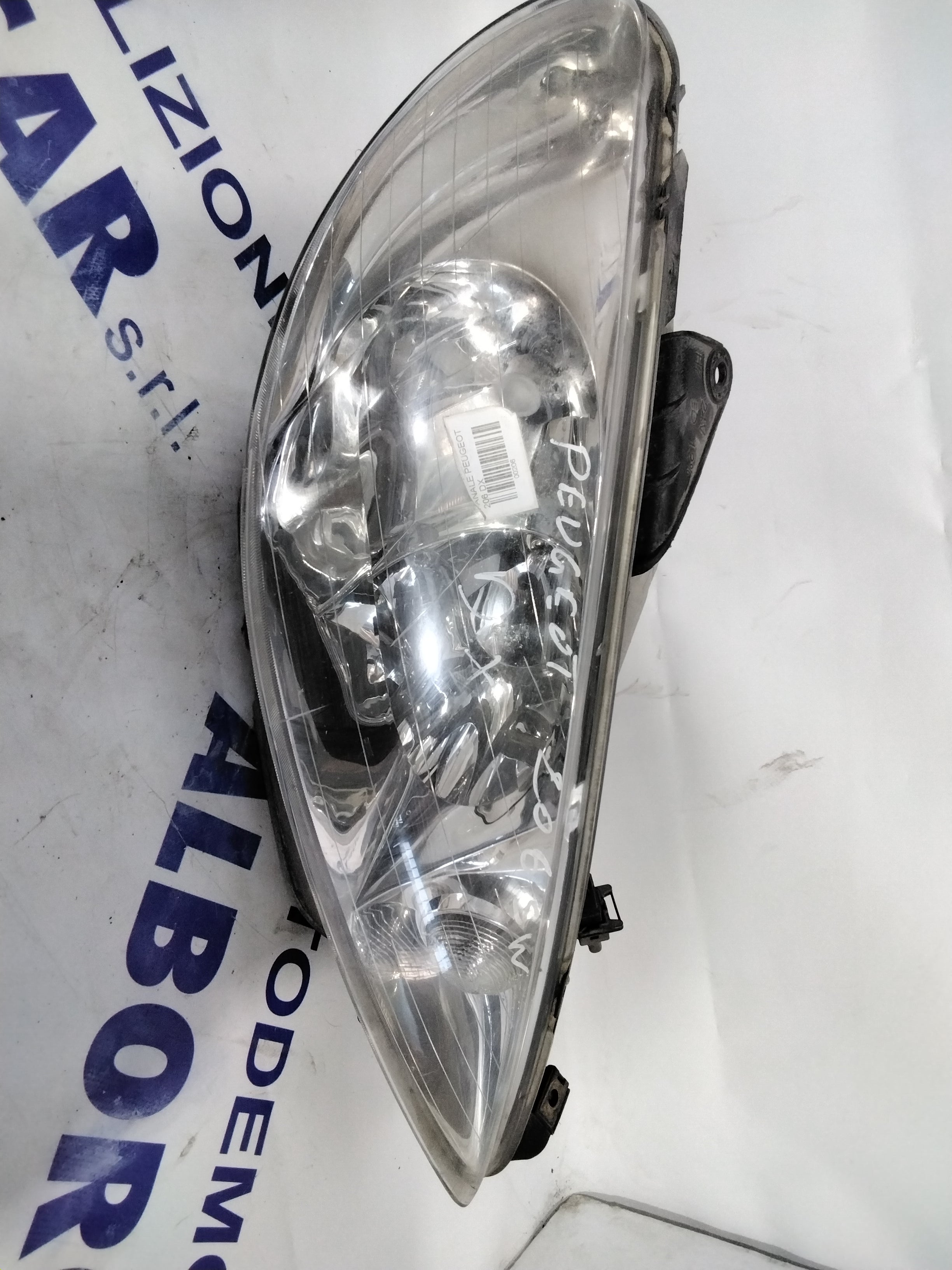 Headlight Peugeot 206 right side year 2004 code: 085501120 (sf8p4)