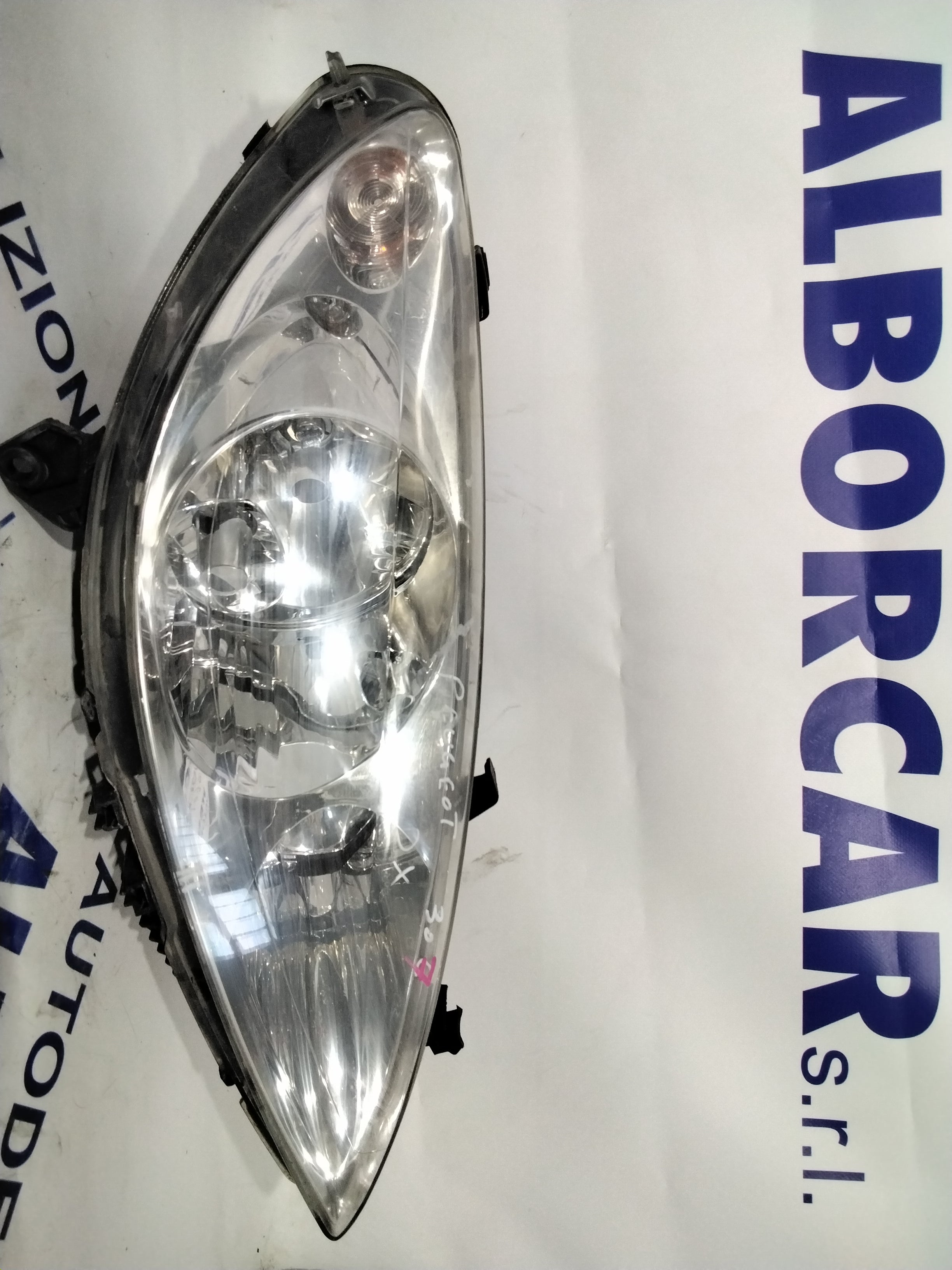Headlight Peugeot 307 right year 2004 code: 89309081 (sf8p4)