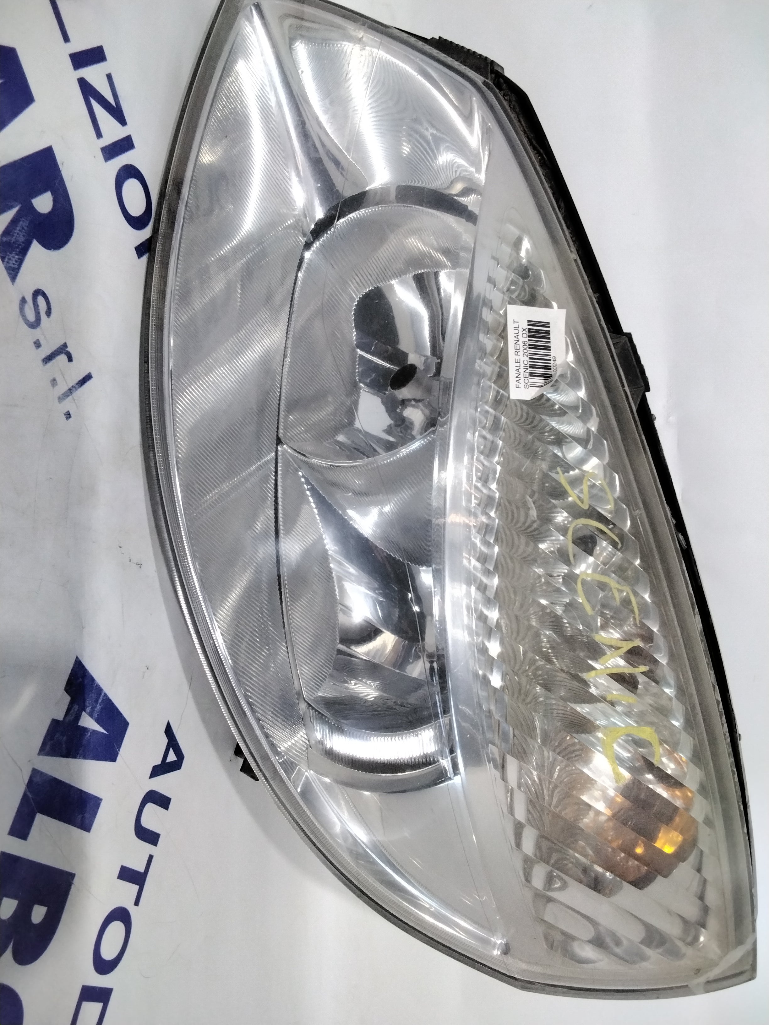 Right headlamp Renault Scenic year 2006 code: 15810300 (sf8p4)