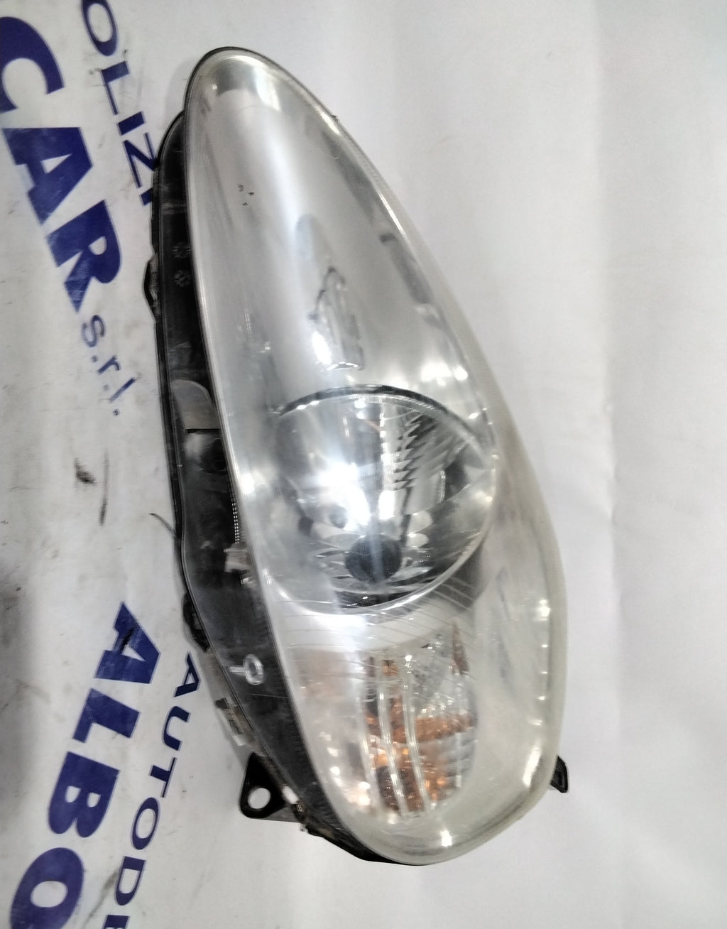 Fiat Grande Punto right headlight year 2006 code: 89101373 (sf8p2)
