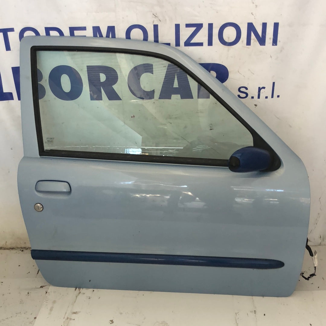 Puerta delantera derecha Fiat 600 año 2005/6 completa
