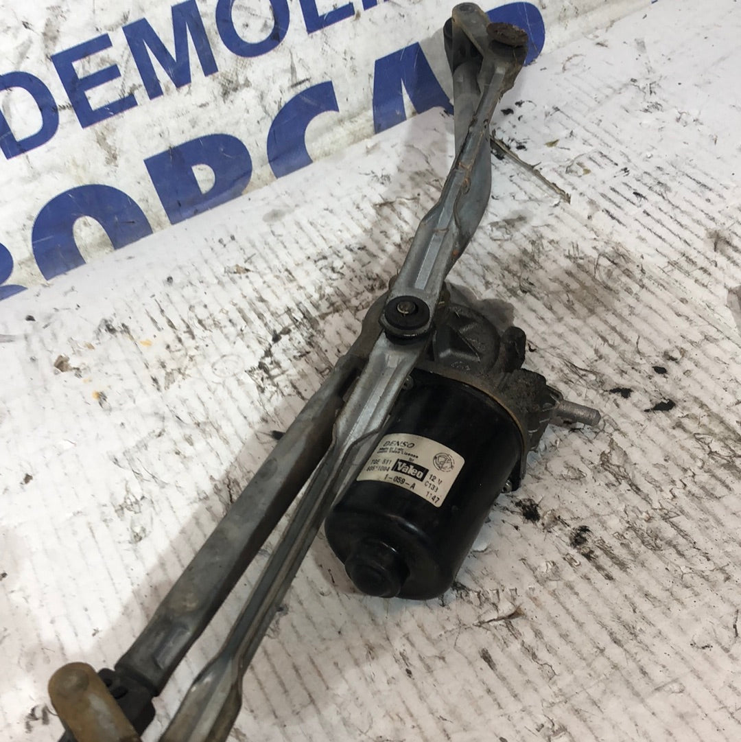 Motor del limpiaparabrisas delantero Fiat Punto