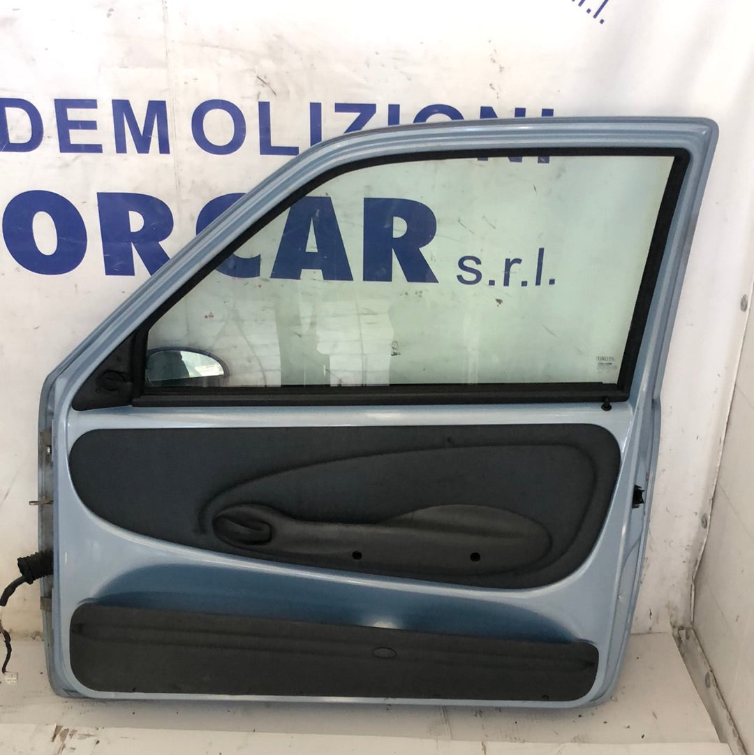 Puerta delantera derecha Fiat 600 año 2005/6 completa